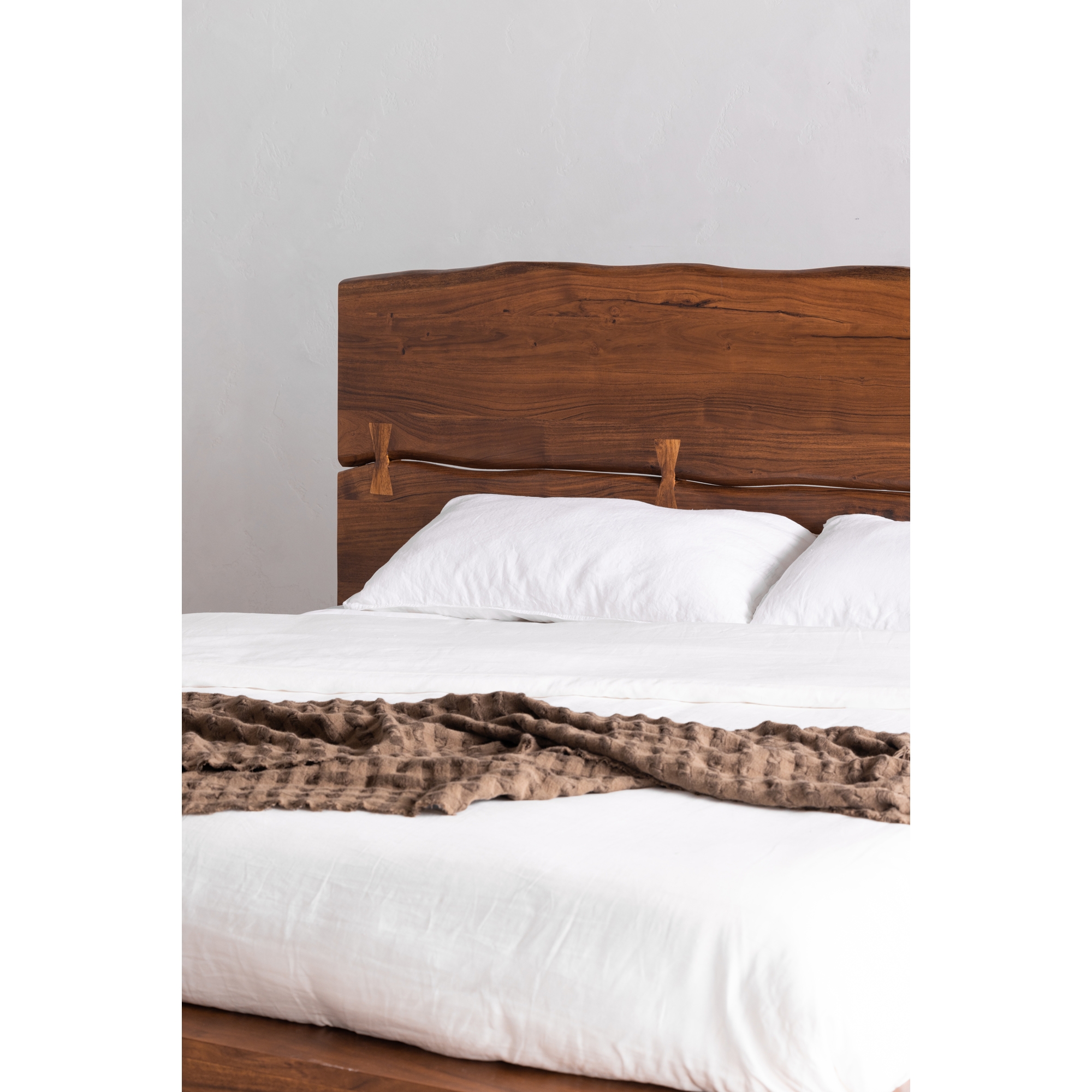Madagascar Platform Bed Queen - Image 7