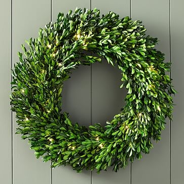 LED Light-Up Boxwood Wreath, 20" - Image 0