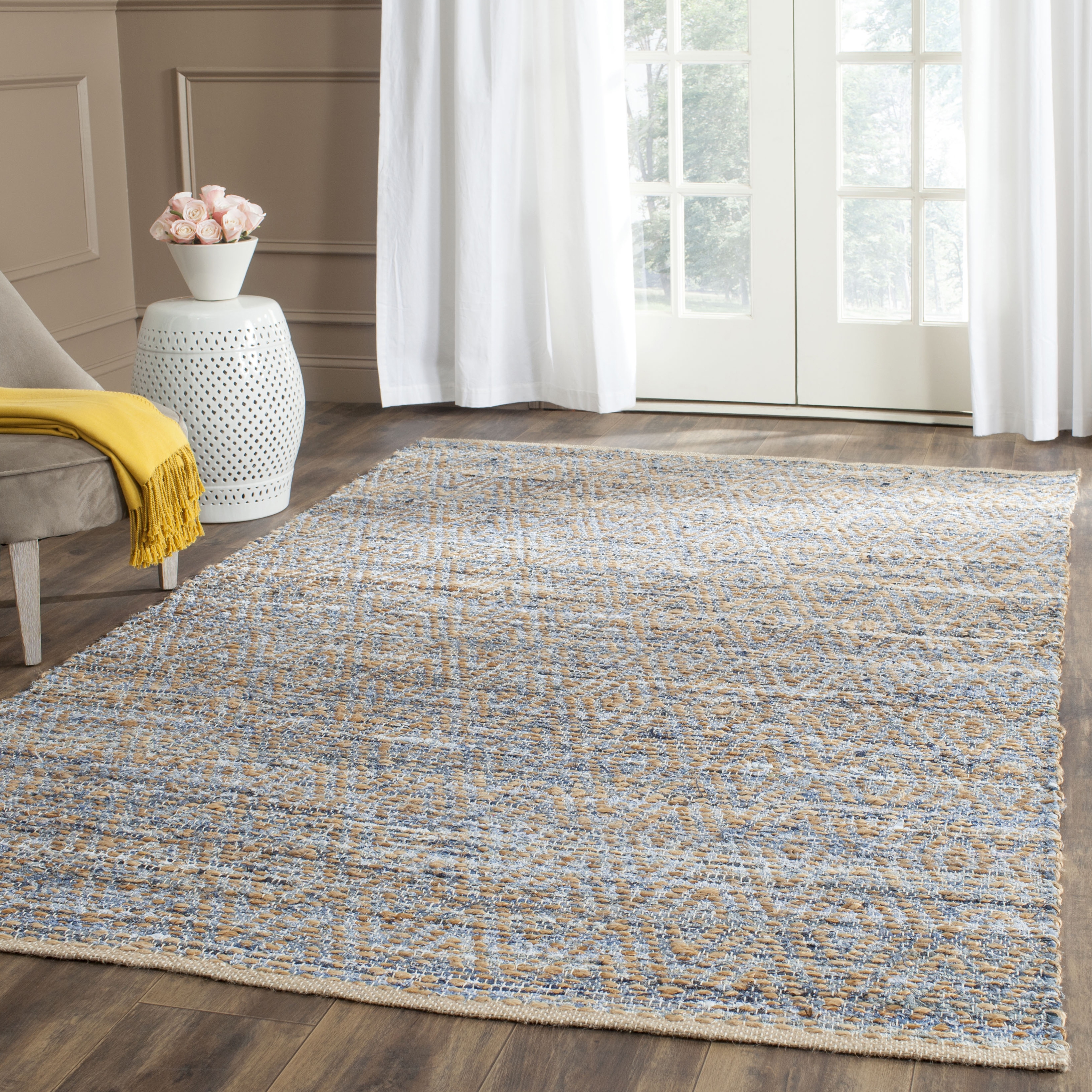 Arlo Home Hand Woven Area Rug, CAP350A, Natural/Blue,  6' X 9' - Image 1