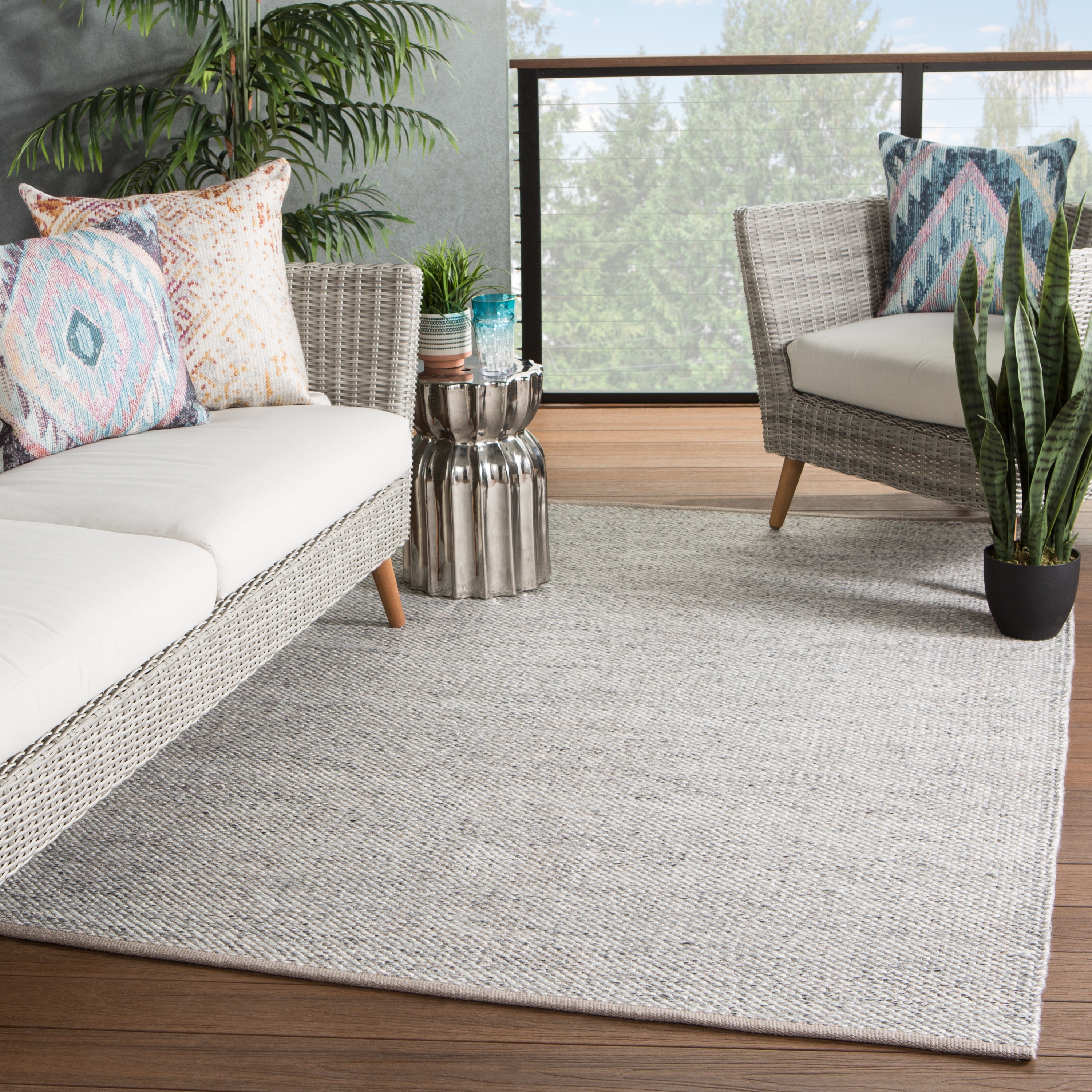 Lamanda Indoor/ Outdoor Solid Taupe/ Gray Area Rug (6'X9') - Image 4