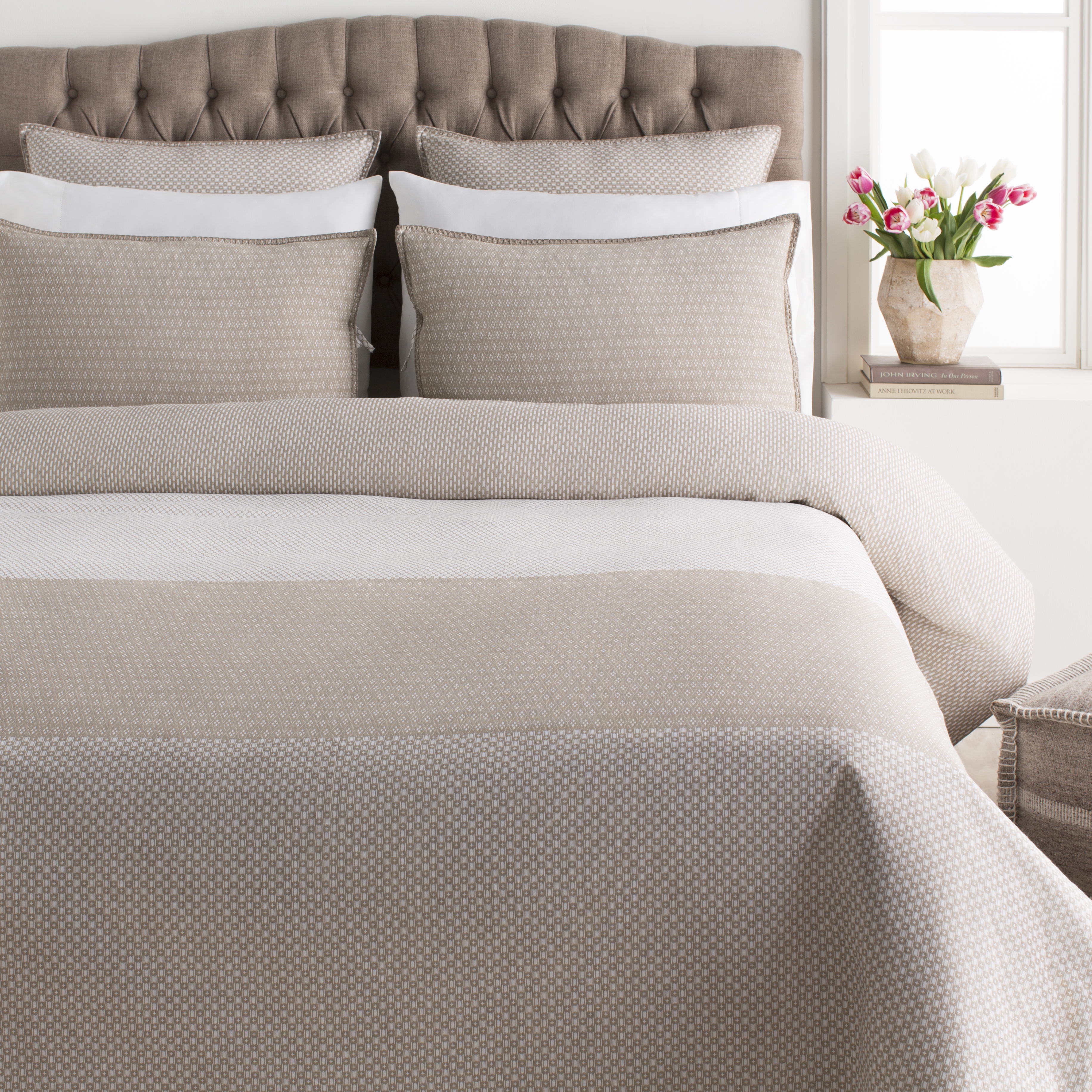 Japiko JPK-1001 88"W x 92"L; 26"W x 20"L Duvet - Image 0