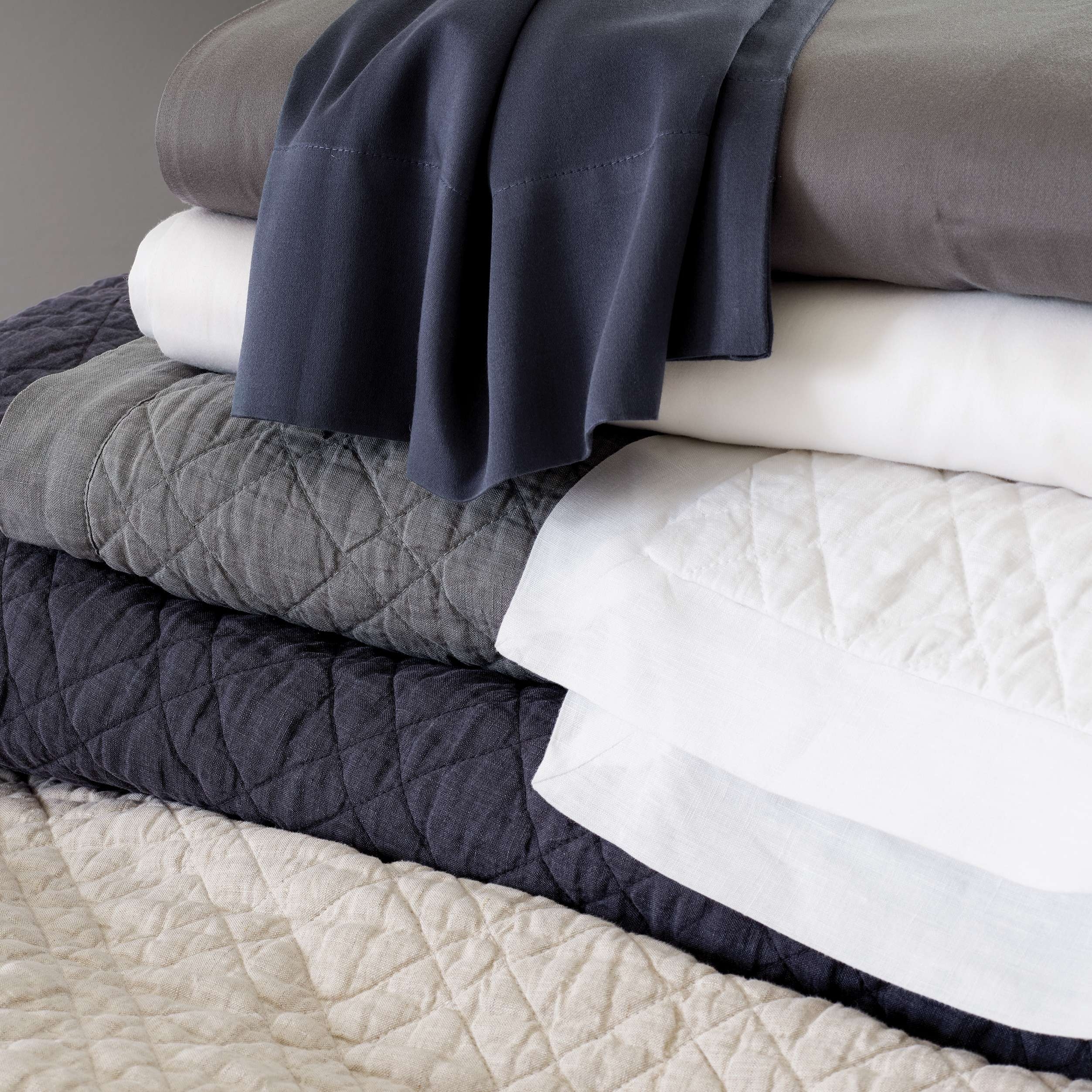 Washed Linen White Quilt - Image 2