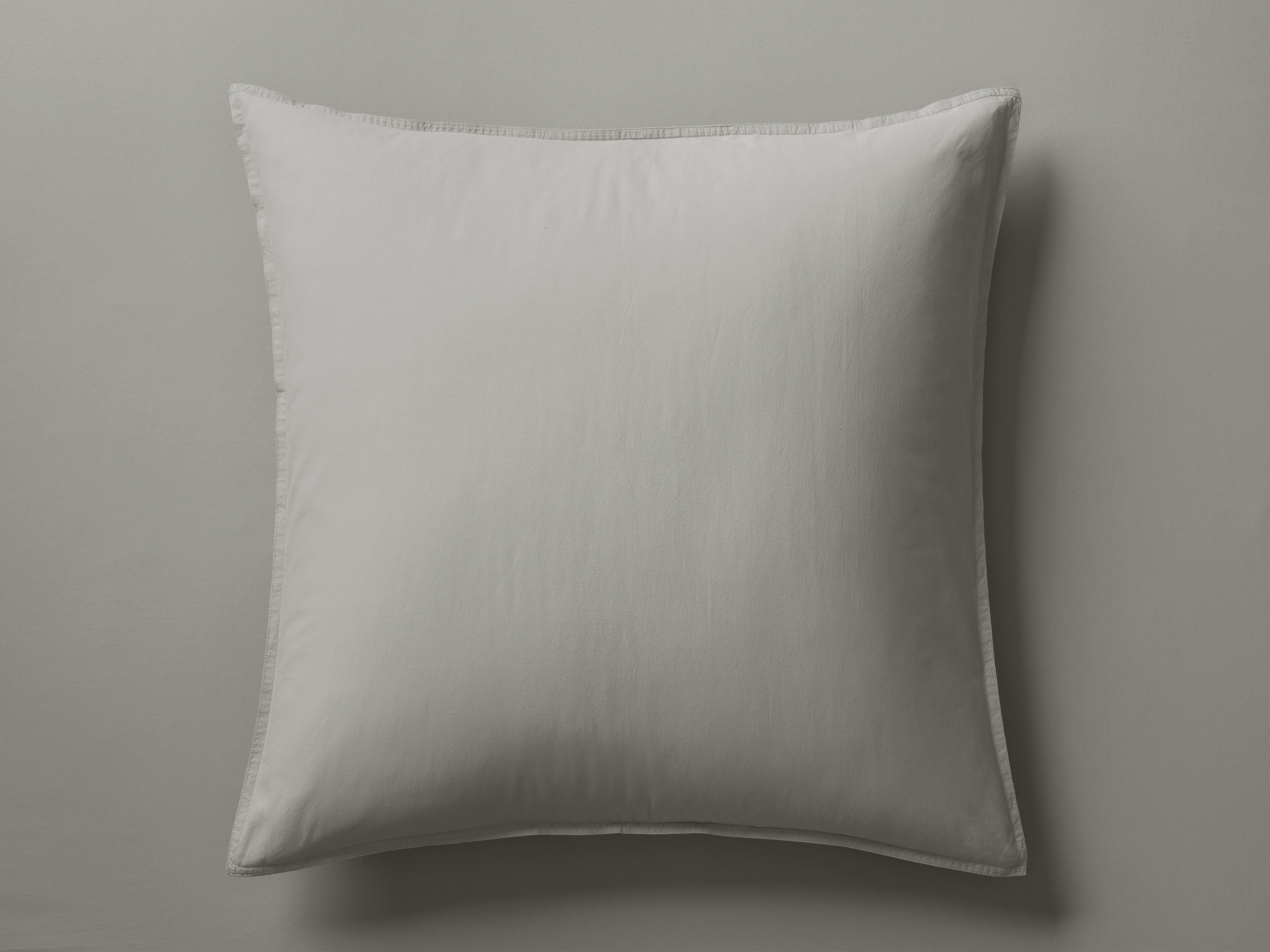 Italian Garment-Dyed Sham Percale in Blue - Image 0