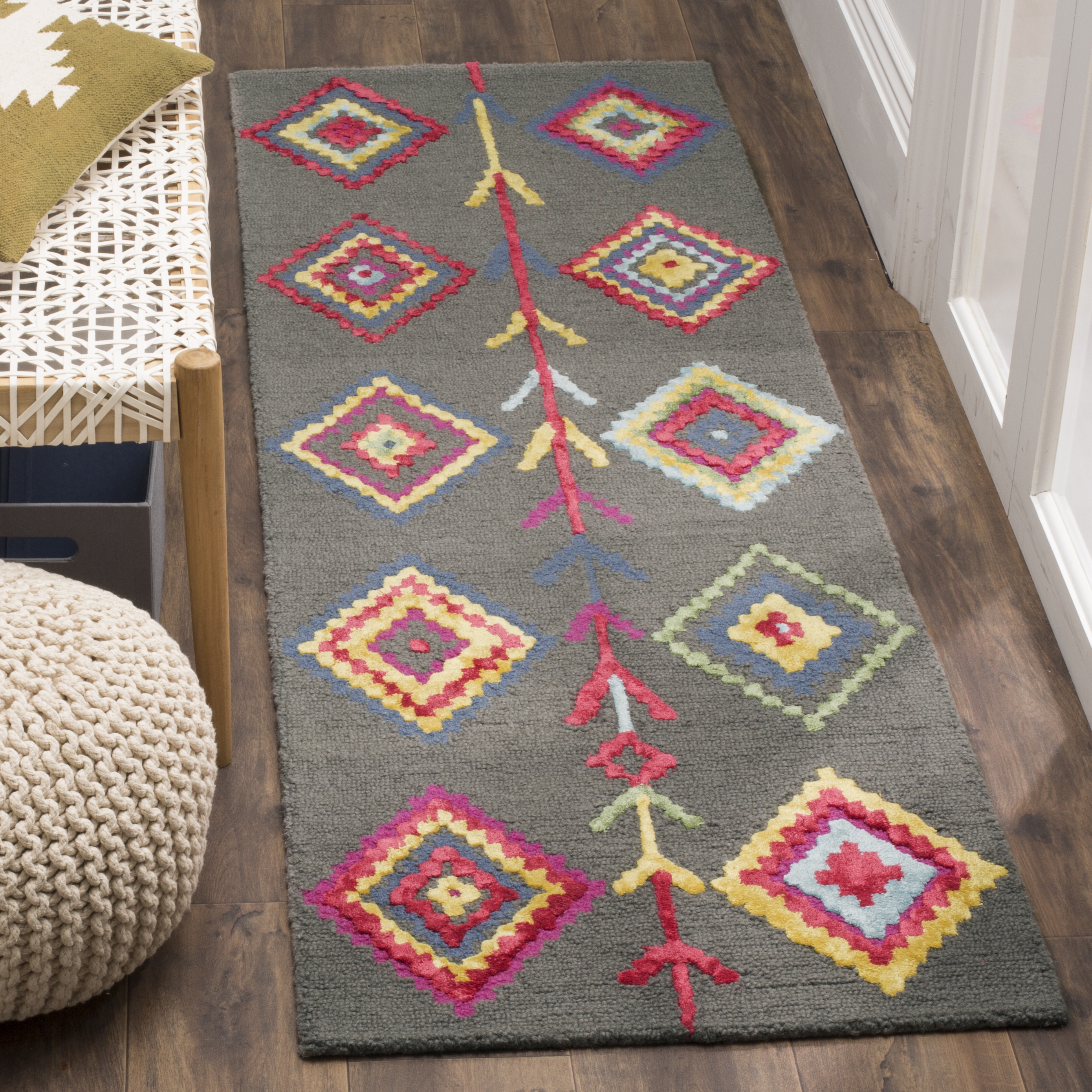 Arlo Home Hand Tufted Area Rug, BLG551A, Dark Grey/Multi,  2' 3" X 7' - Image 1