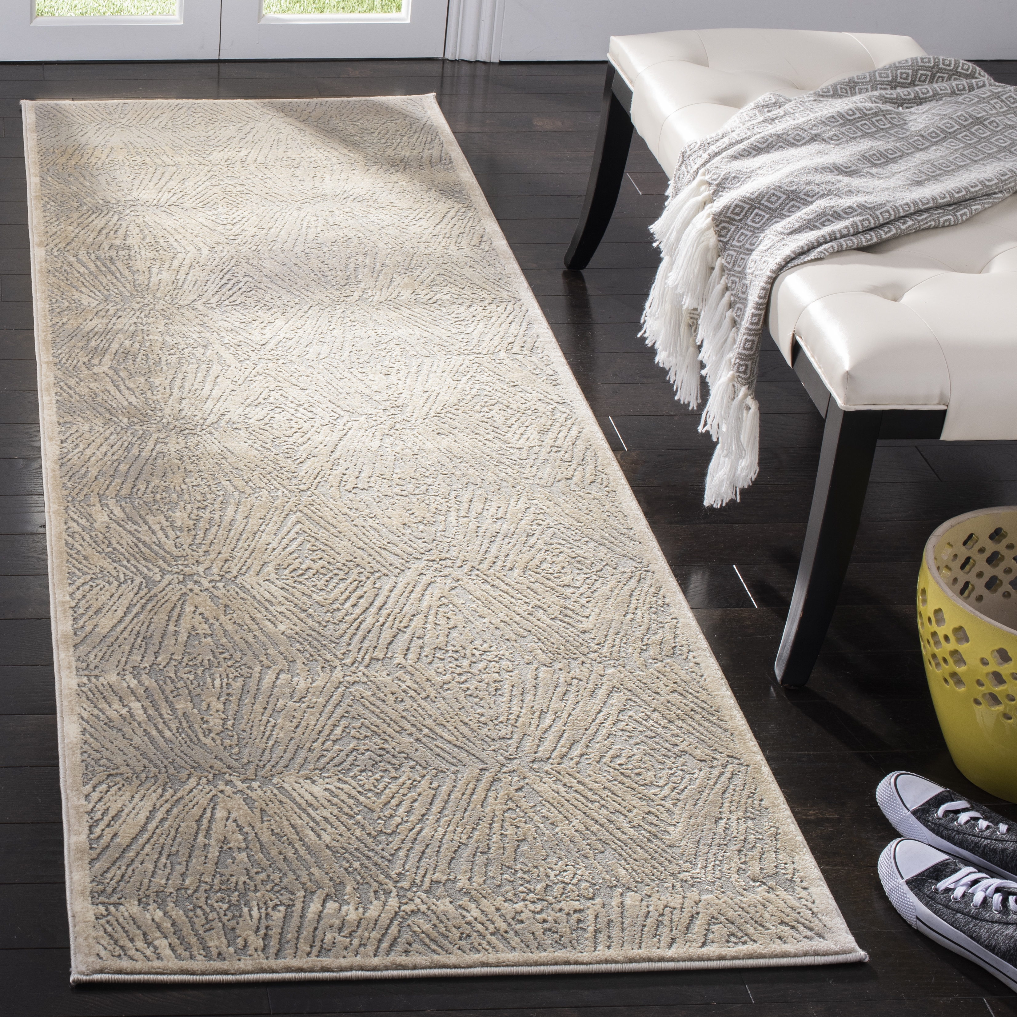 Arlo Home Woven Area Rug, MDW319A, Ivory/Grey,  2' 7" X 8' - Image 1
