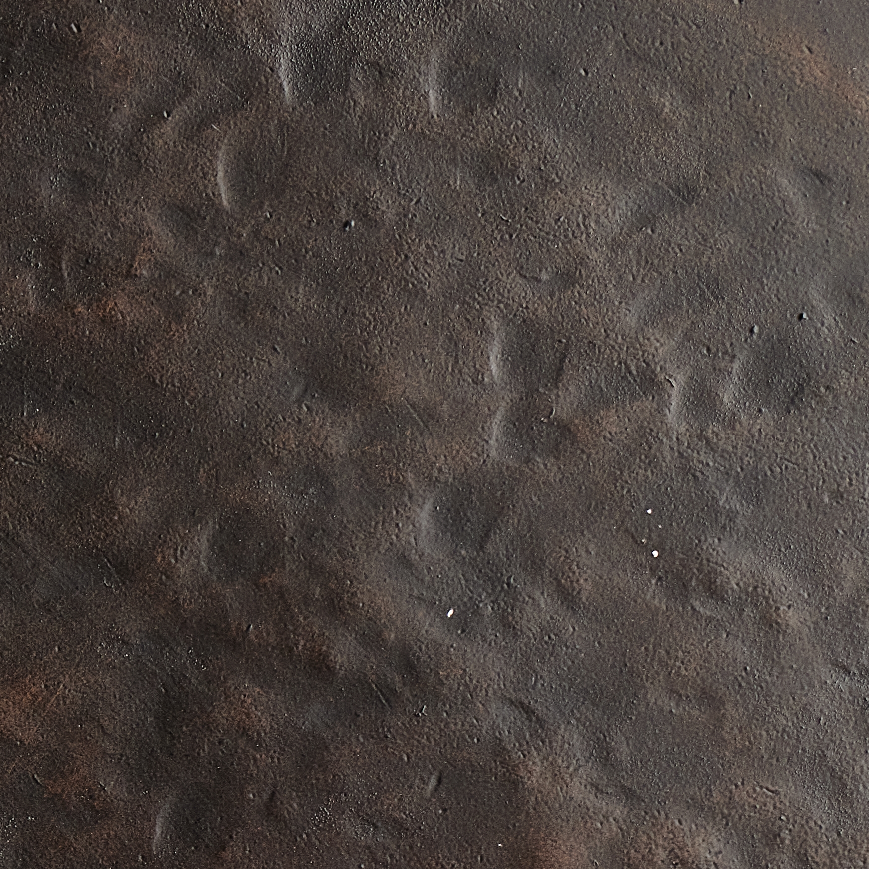 Round Side Table In Solid Iron - Bronze Hammered Textured - Image 7