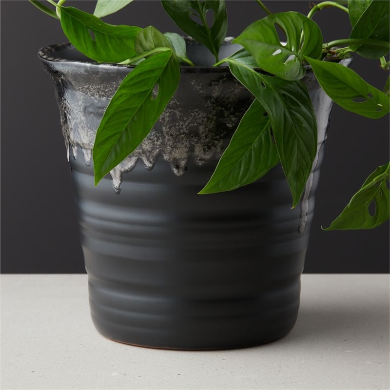 Pico Black Reactive Planter - Image 1