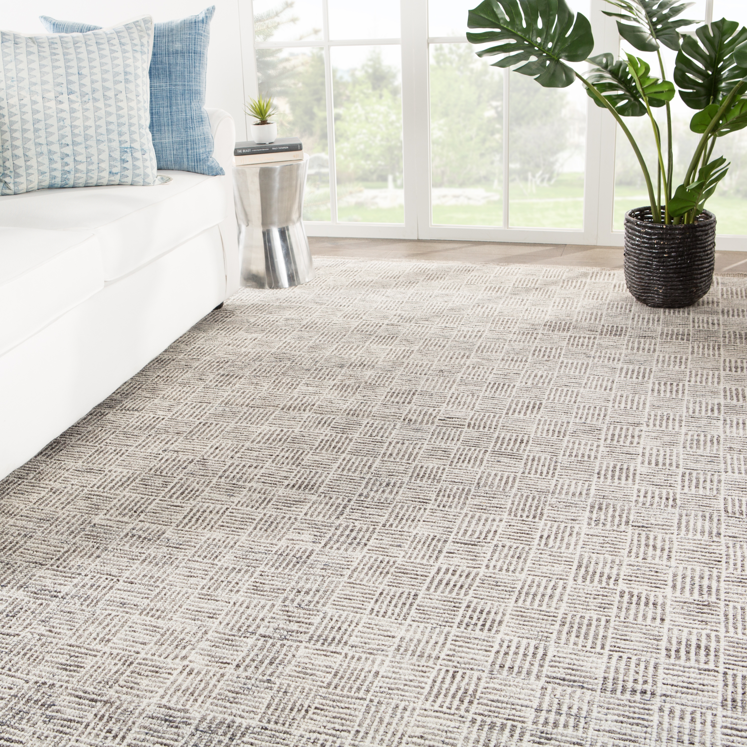 Mugler RIZ05 Handknotted Geometric Ivory and Gray Runner Rug (3'x10') - Image 4