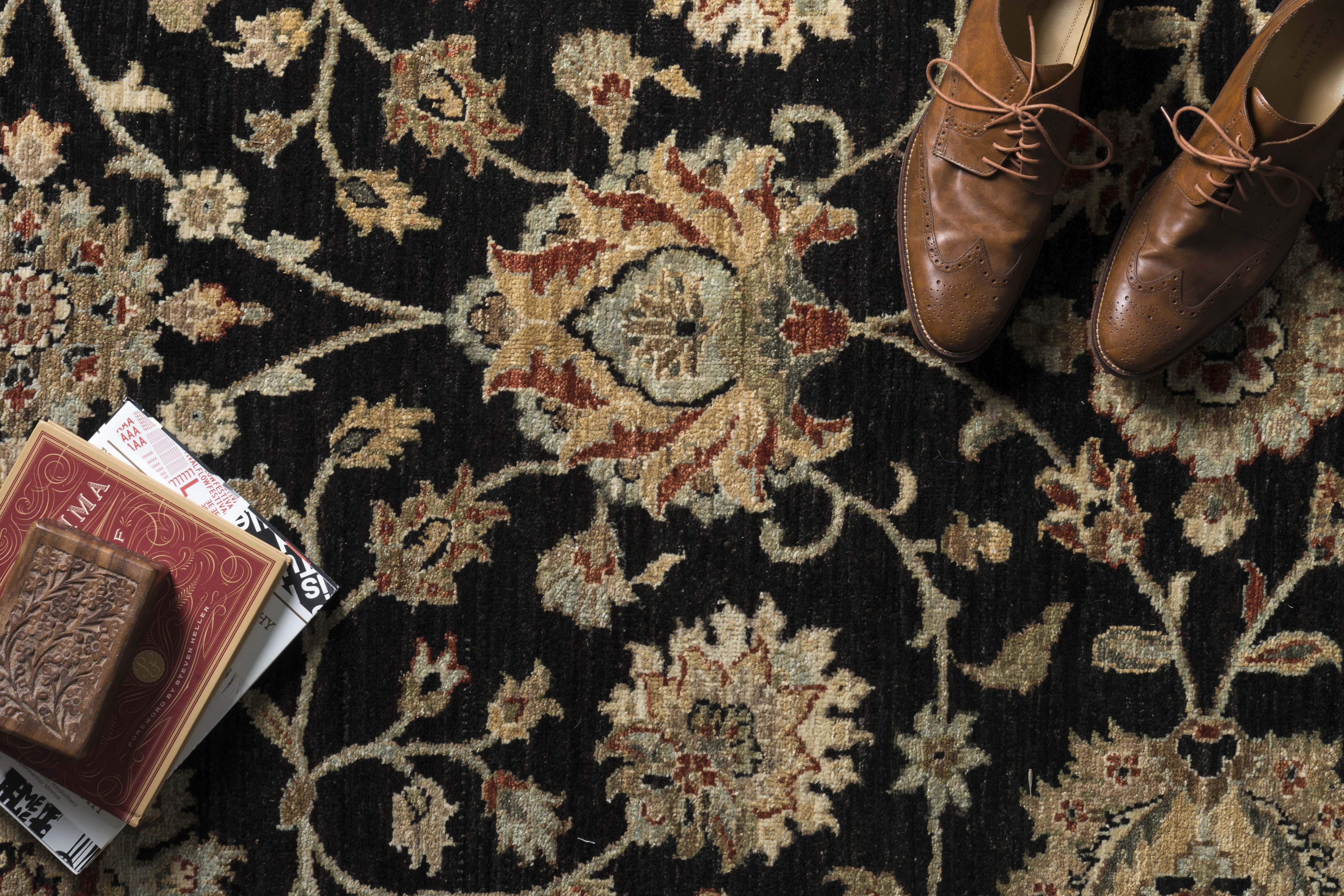 Majestic MM-01 Black / Ivory 2'-6" x 24'-0" - Image 1