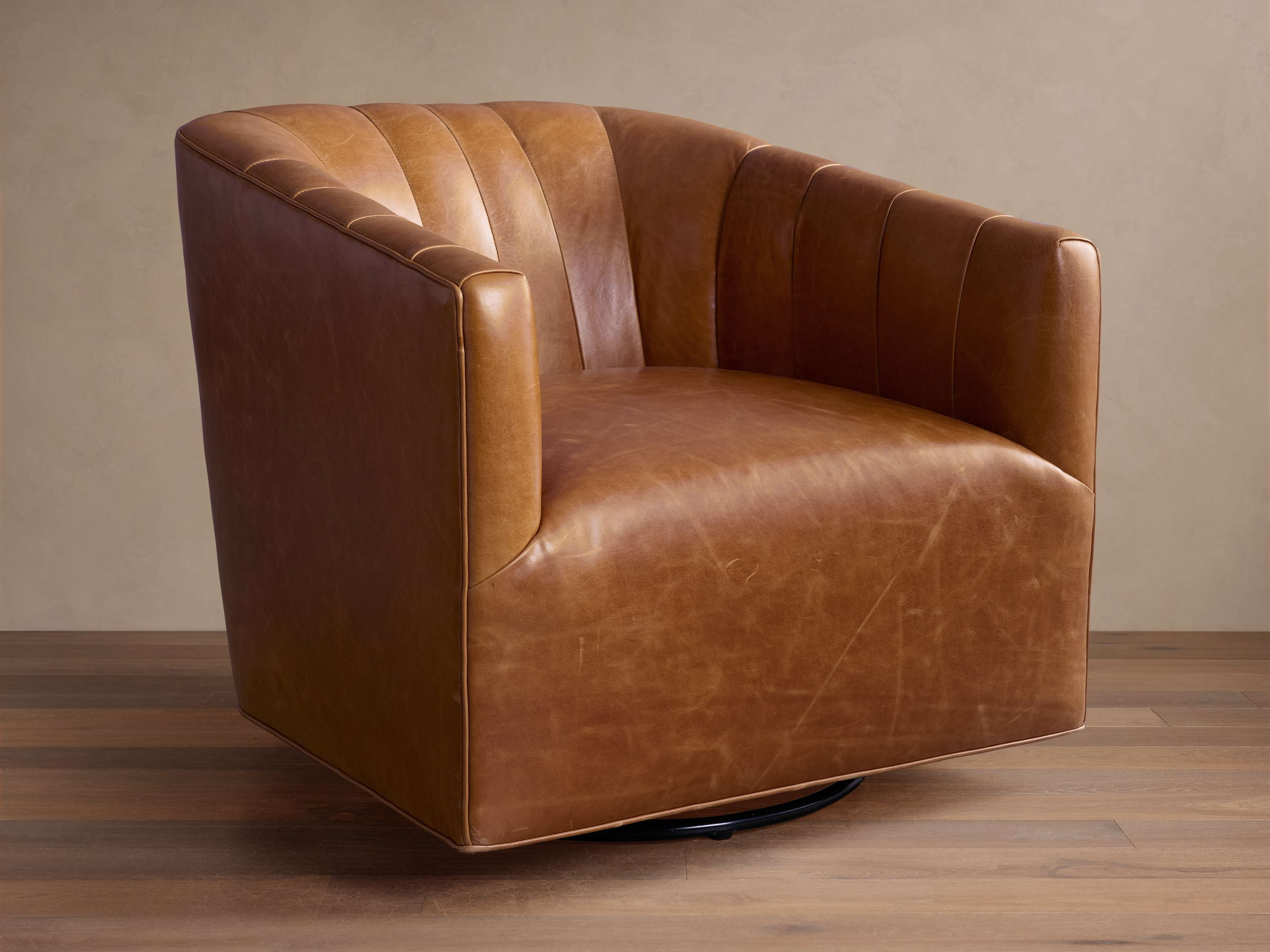 Ellison Channel-Stitched Swivel Chair Leather Mont Blanc Camel - Image 0