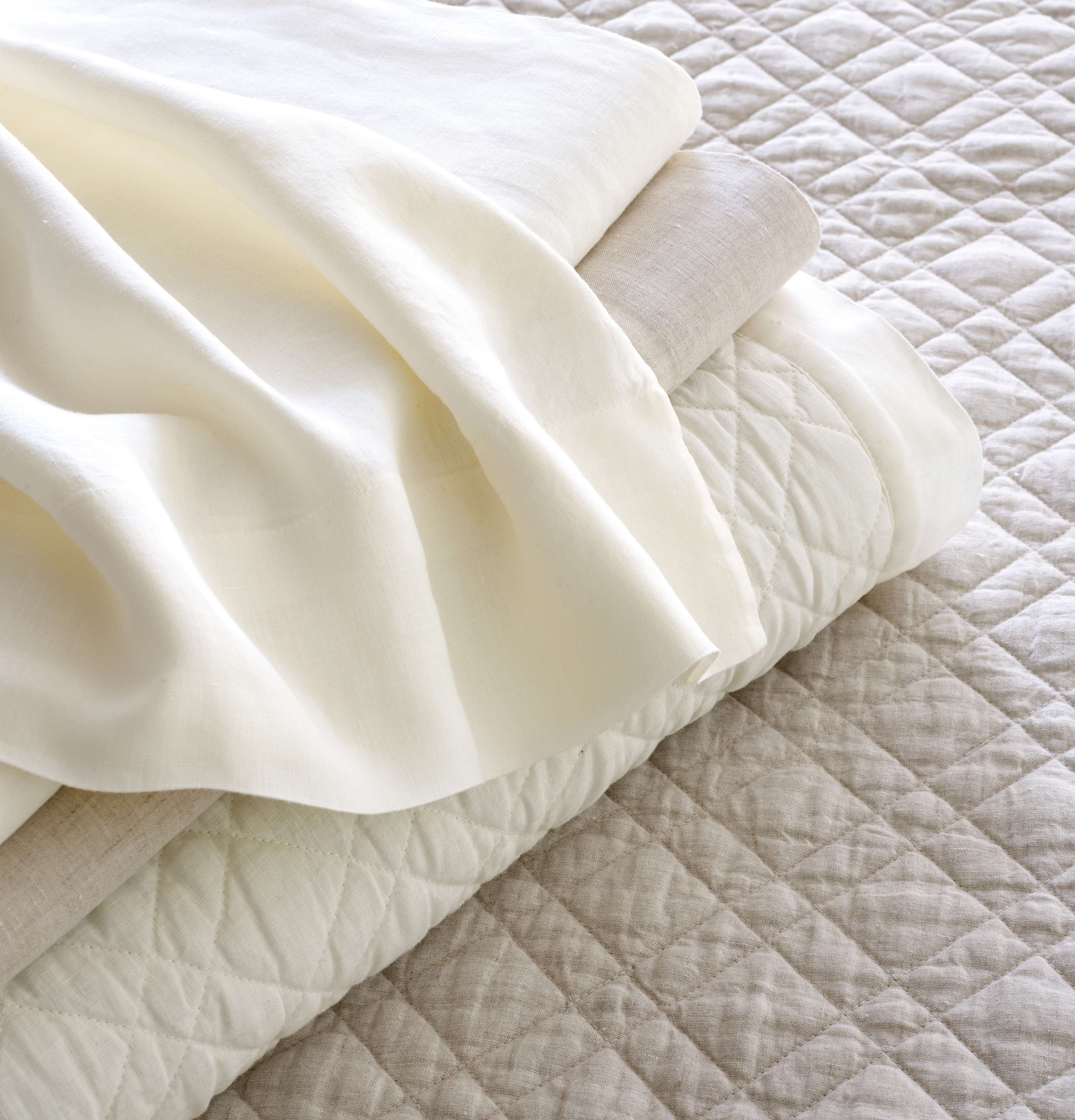 Washed Linen Natural Quilt - Image 2