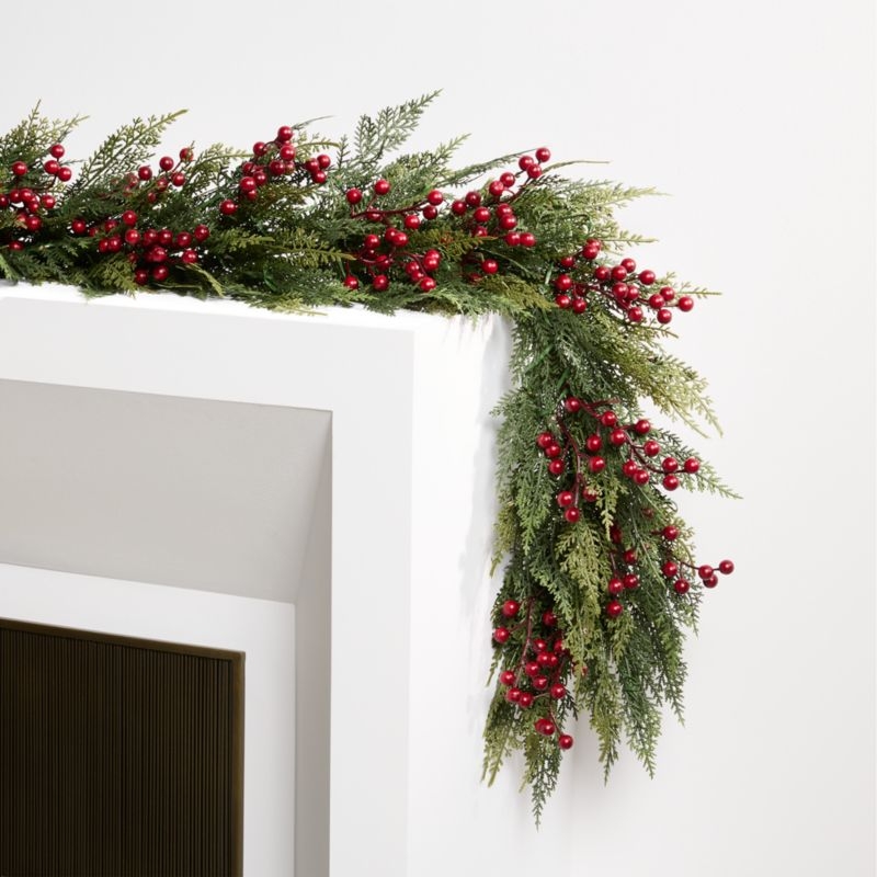 Faux Pre-Lit Hemlock & Berry Garland 6' - Image 5