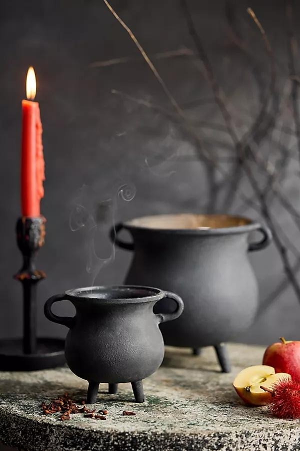 Witch's Brew Cauldron Candle - Image 0