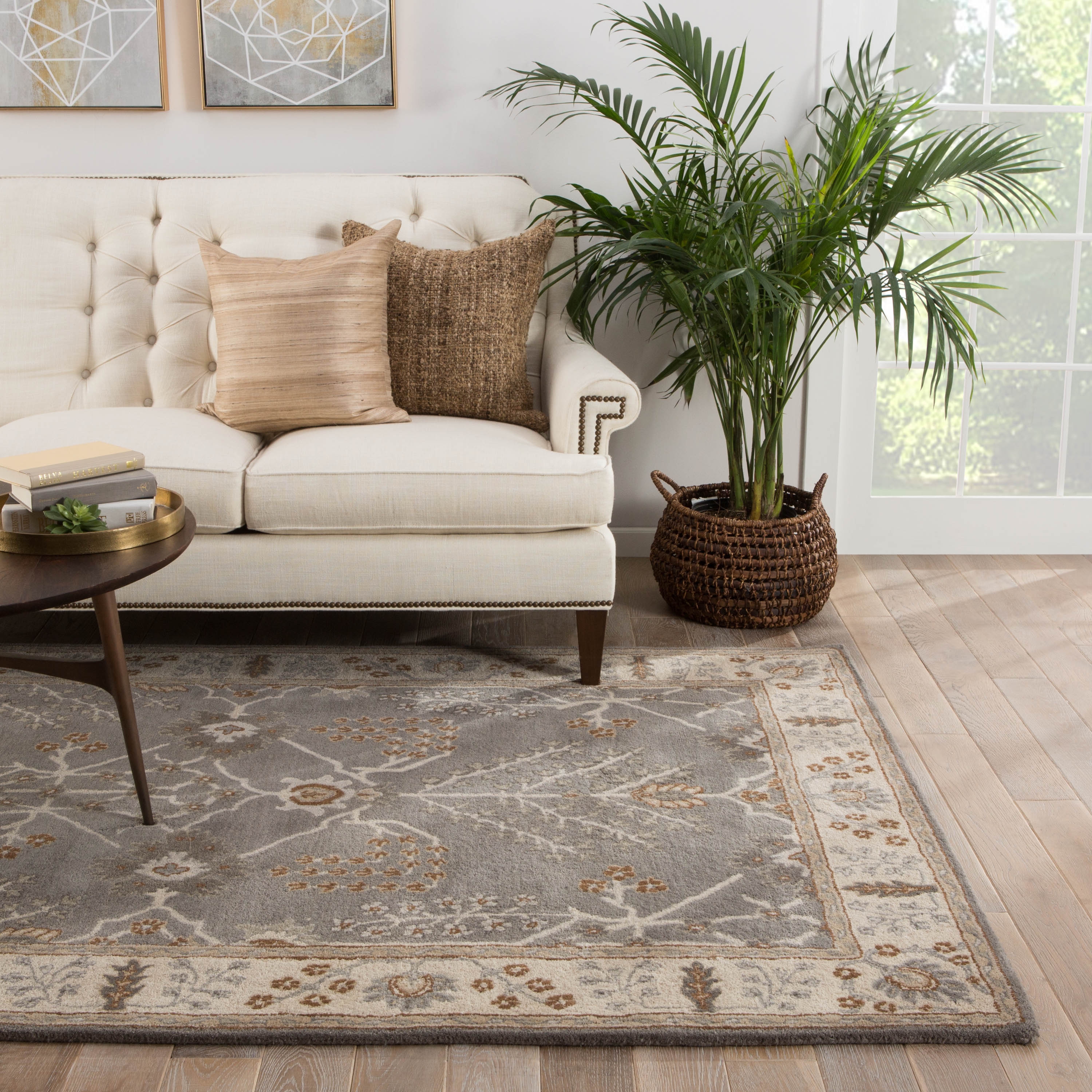 Chambery Handmade Floral Gray/ Beige Area Rug (8' X 10') - Image 4