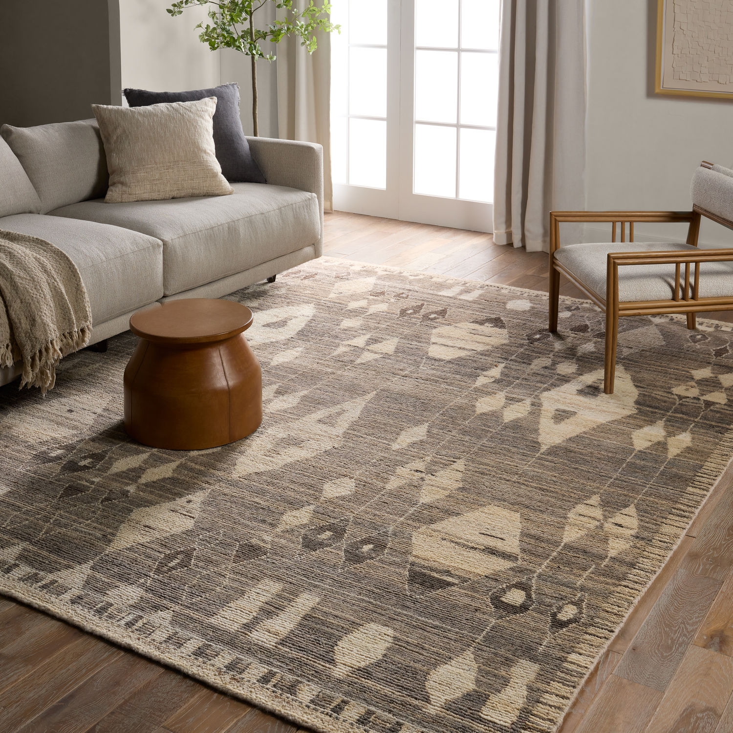 Tonnara ZRA02 Handknotted Trellis Tan and Cream Area Rug (6'x9') - Image 4