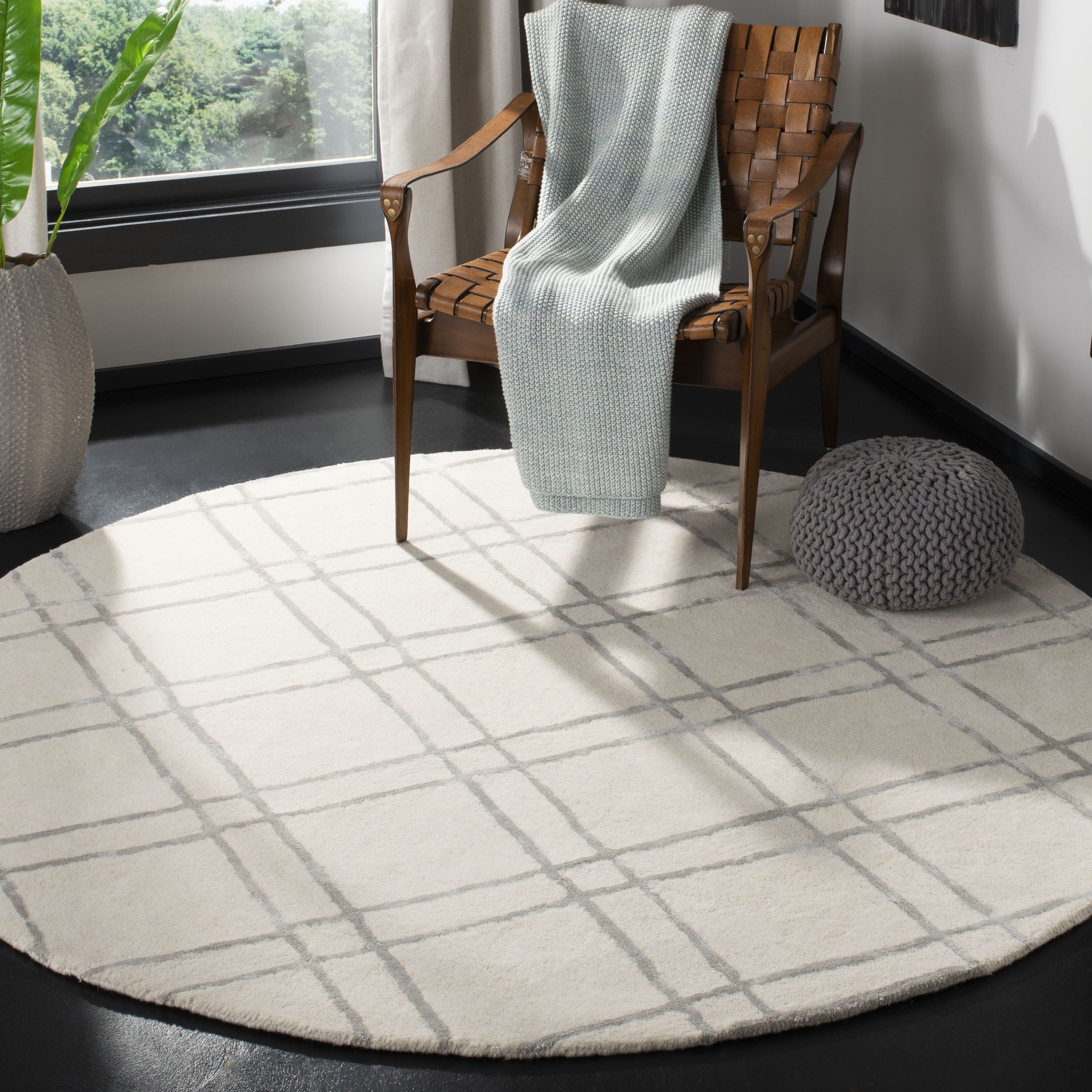 Arlo Home Hand Tufted Area Rug, HIM901A, Ivory/Silver,  6' X 6' Round - Image 1