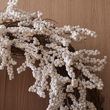 White Berries Wreath, 24in - Image 2