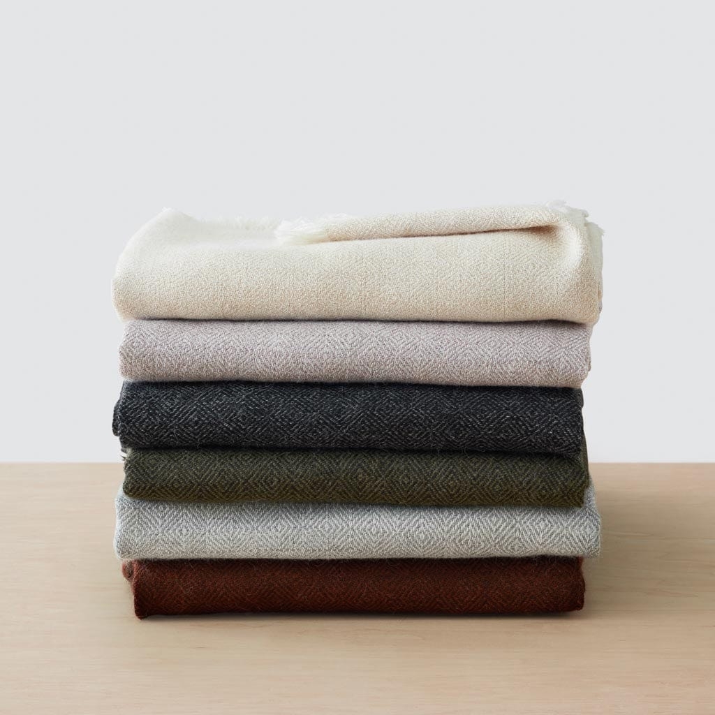 The Citizenry La Calle Alpaca Throw | Black - Image 8