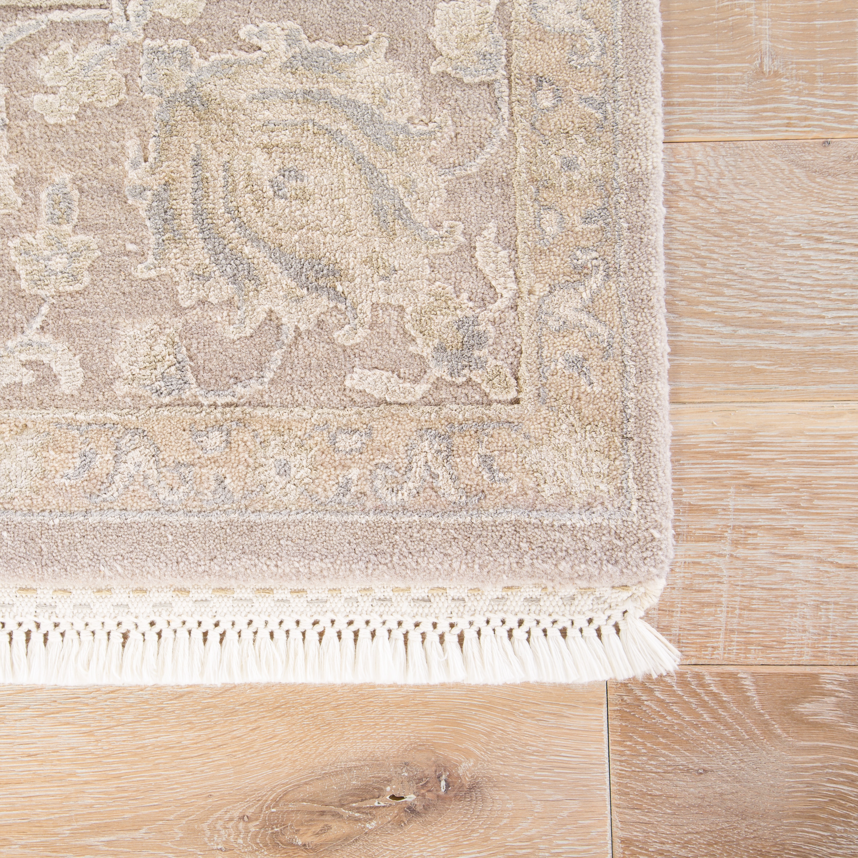 Chicory Hand-Knotted Floral Taupe/ Light Gray Area Rug (6'6" X 9'10") - Image 3