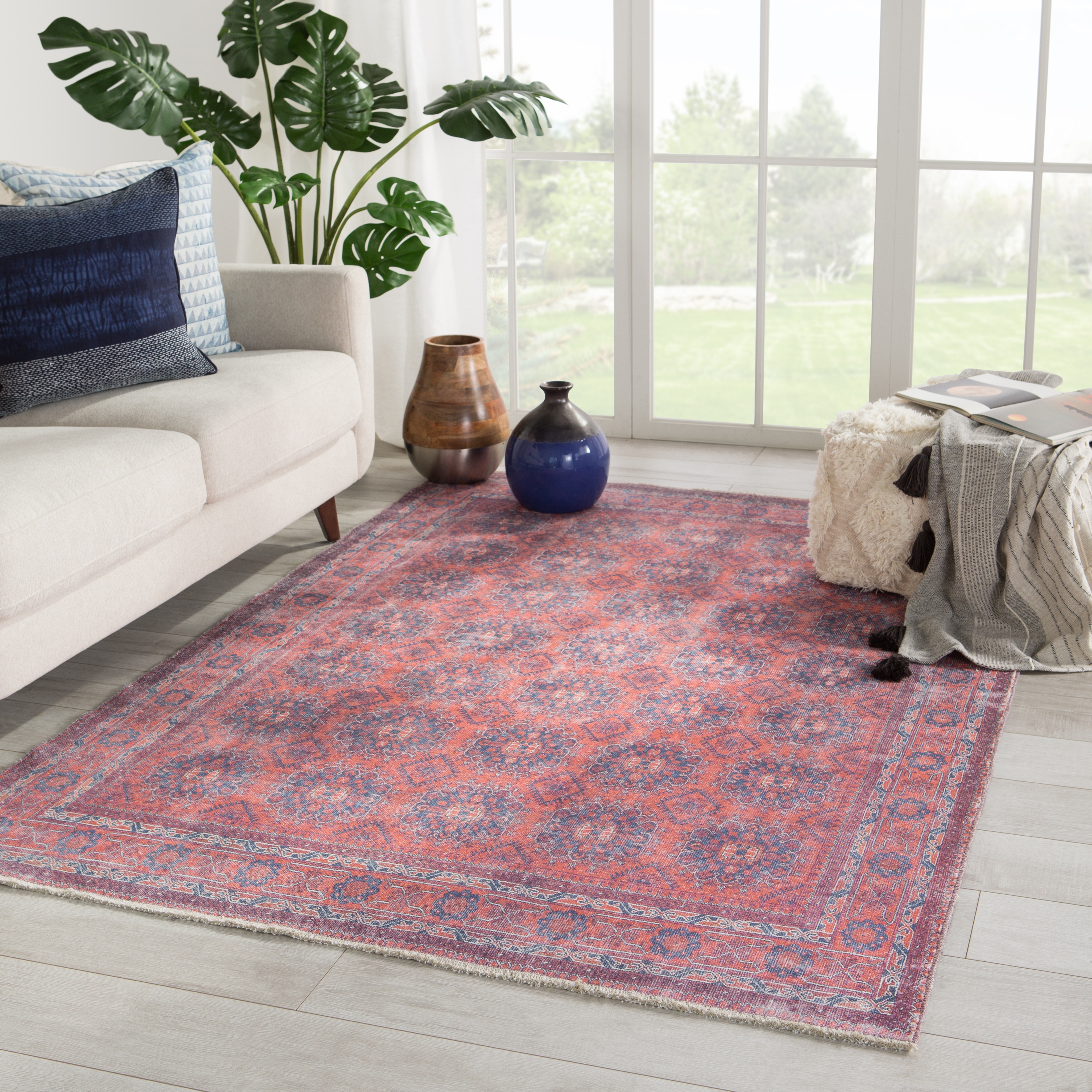 Shelta Oriental Blue/ Red Area Rug (8'10"X11'9") - Image 4
