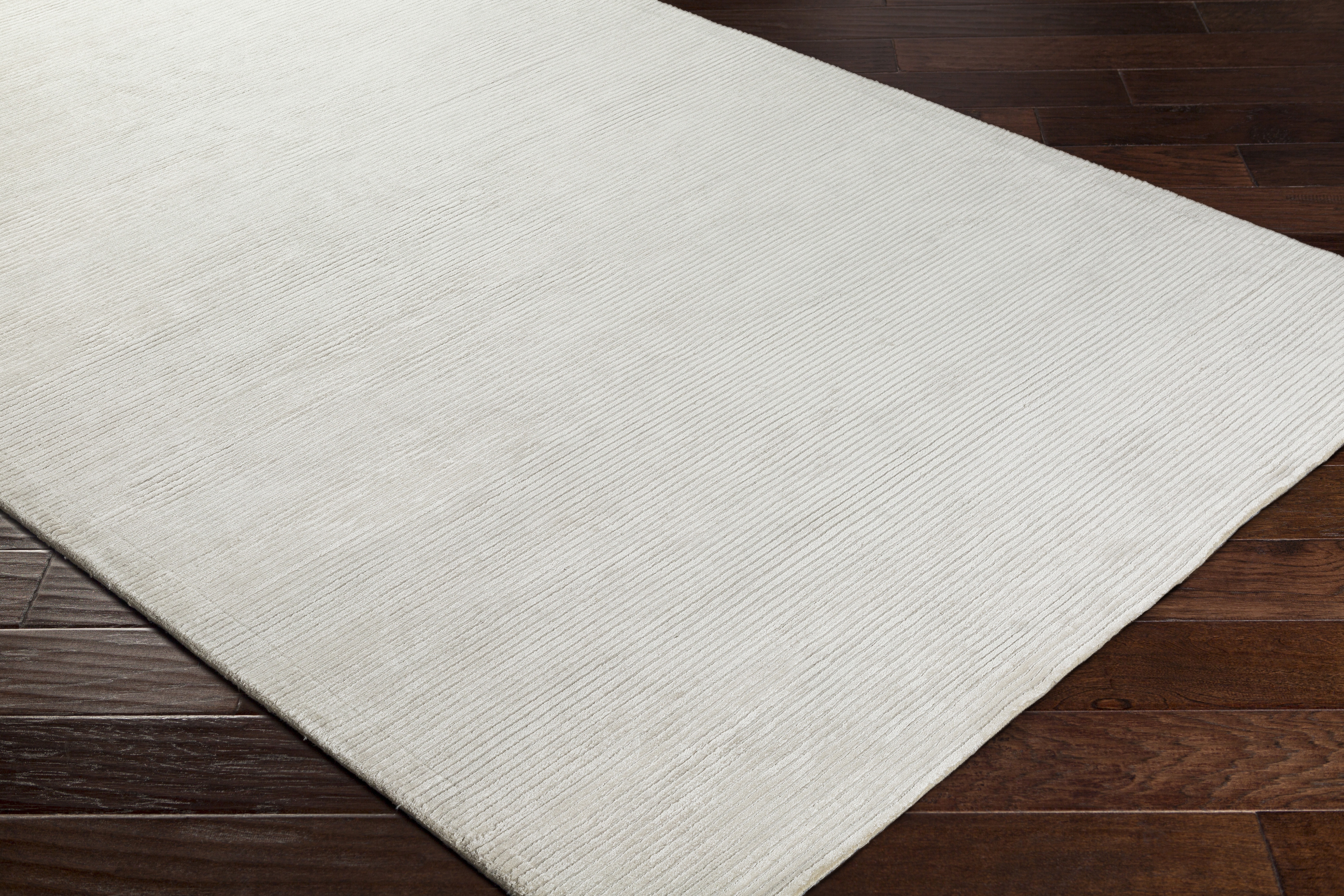 Kuria White Indoor 5' x 7'6" Handmade Rug - Image 2