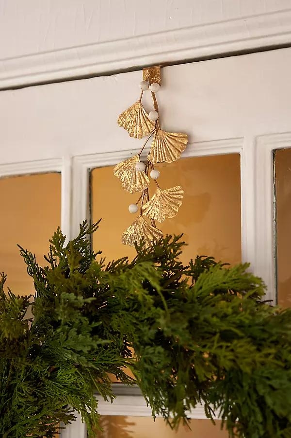 Ginkgo Leaf + Berry Wreath Hanger - Image 0