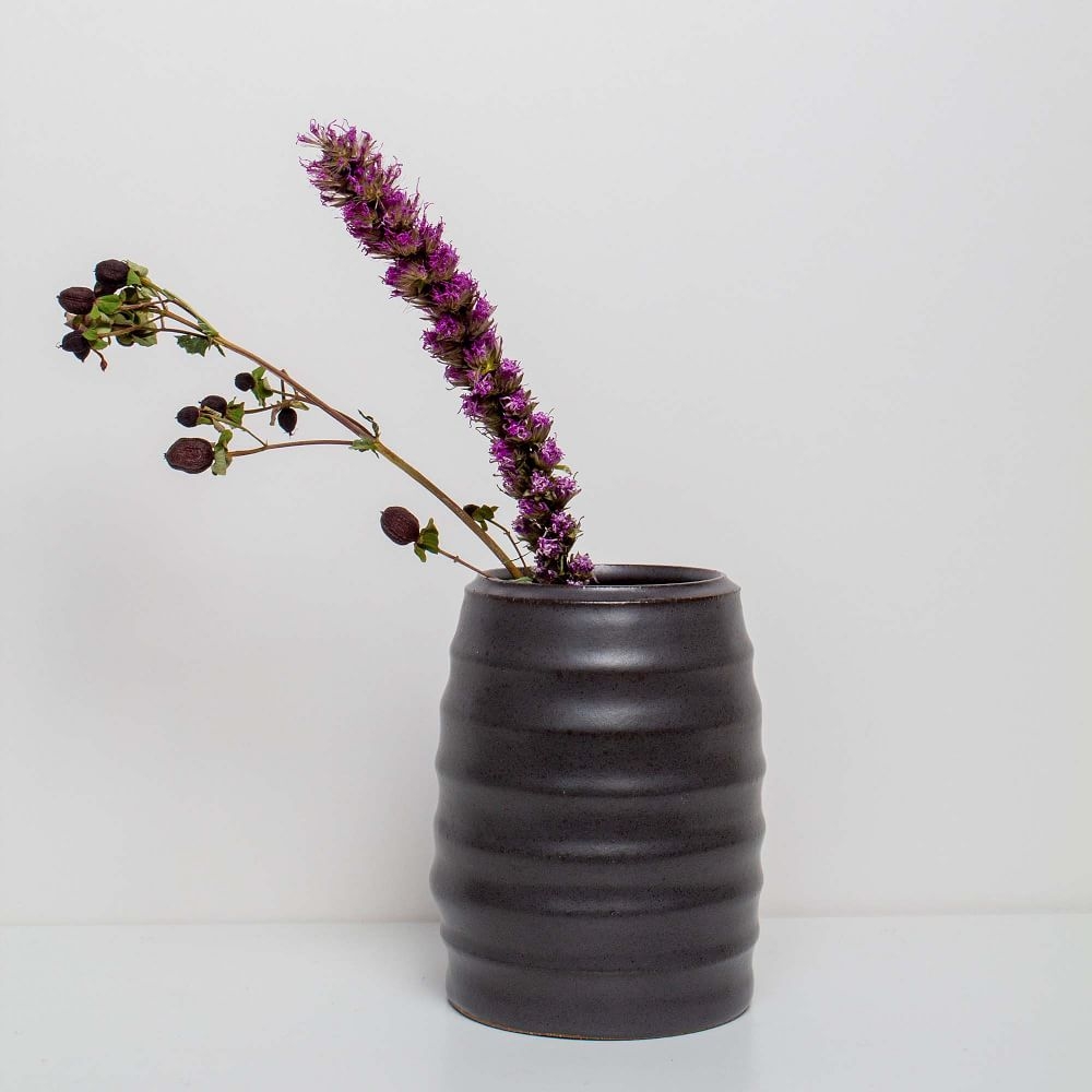 Keraclay Ribbed Vase Stoneware Black - Image 0