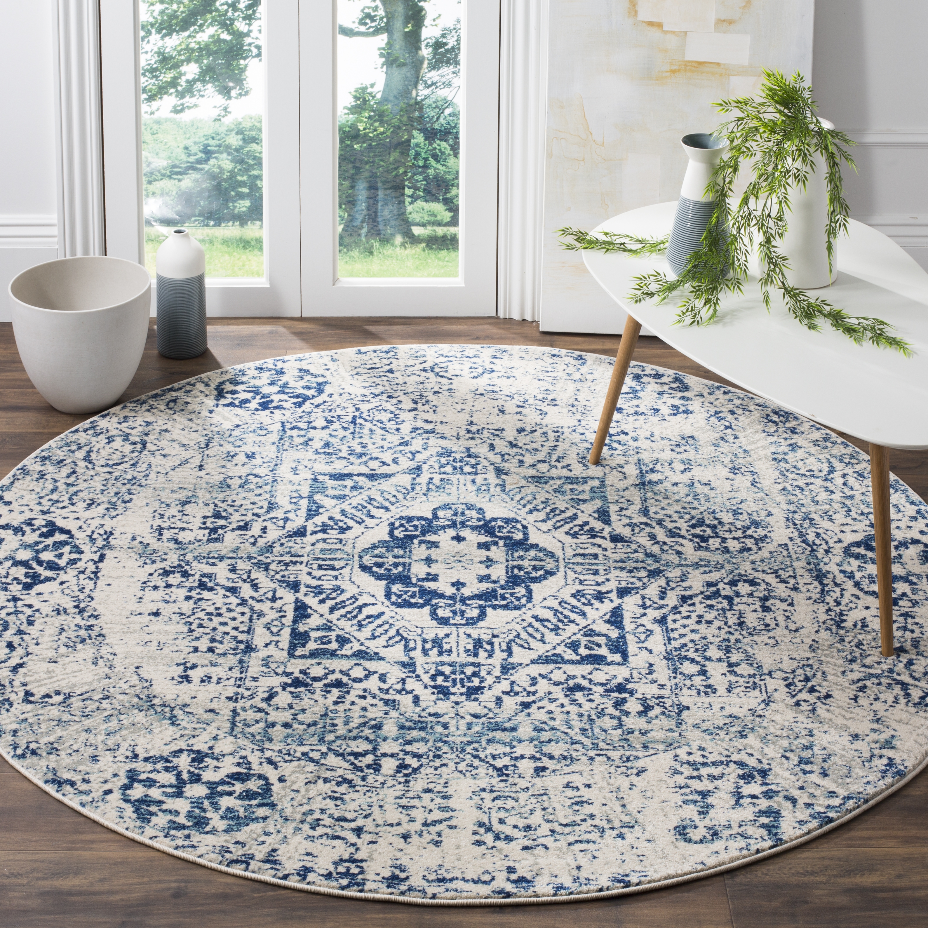 Arlo Home Woven Area Rug, EVK260C, Ivory/Blue,  5' 1" X 5' 1" Round - Image 1