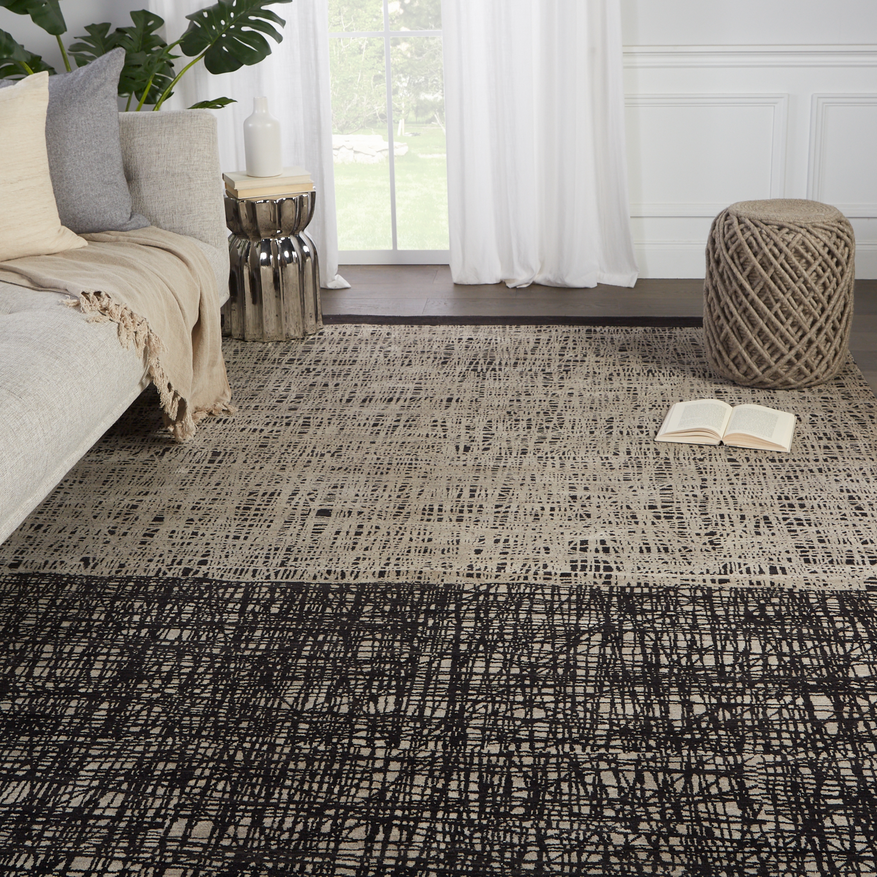 Kavi by Kuros Cinco Hand-Knotted Abstract Black/ Beige Area Rug (10'X14') - Image 4