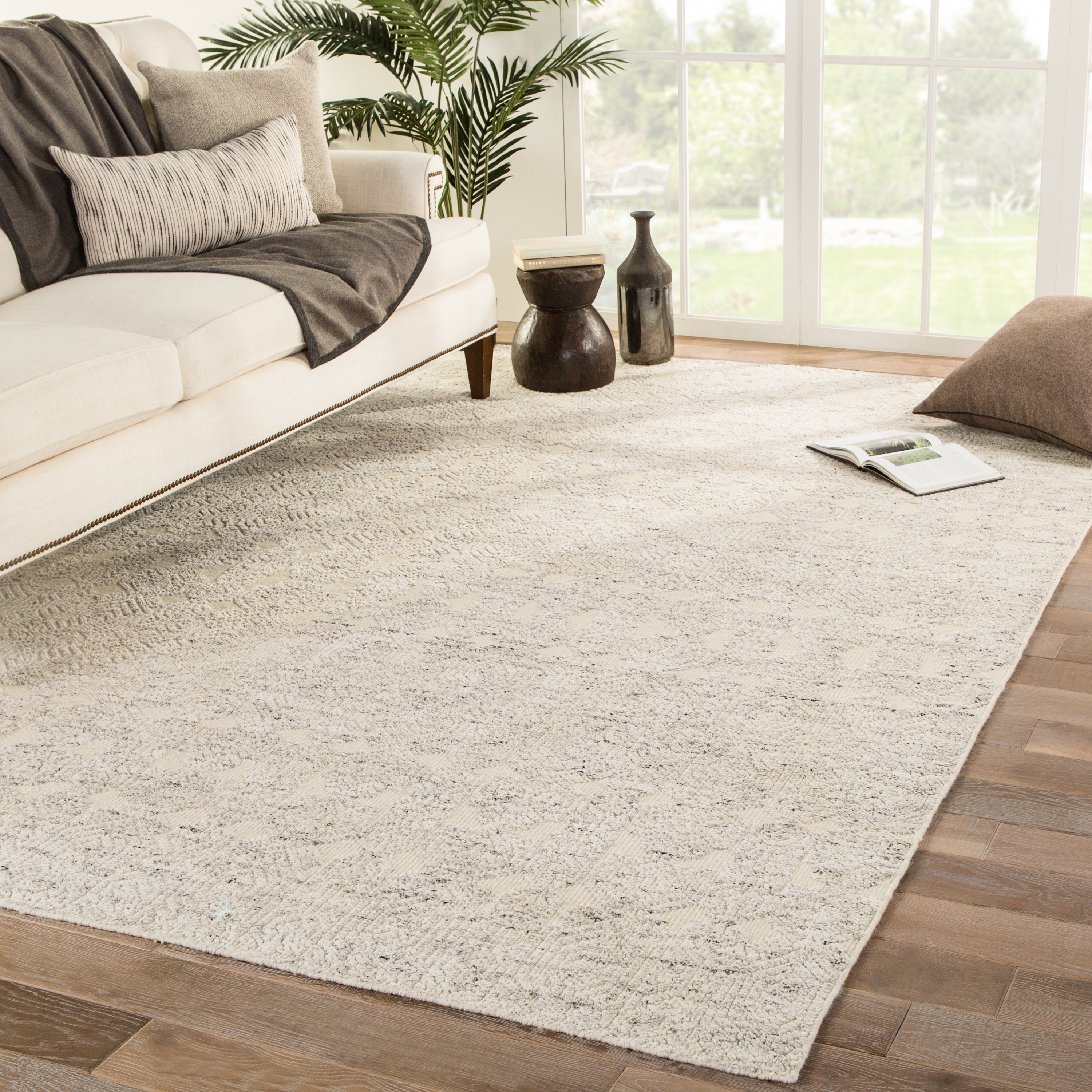 Abelle Hand-Knotted Medallion Gray/ Beige Area Rug (5'X8') - Image 4