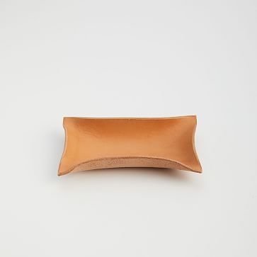Made Solid Hand-Shaped Leather Tray, 4.5"x4.5" - Image 2