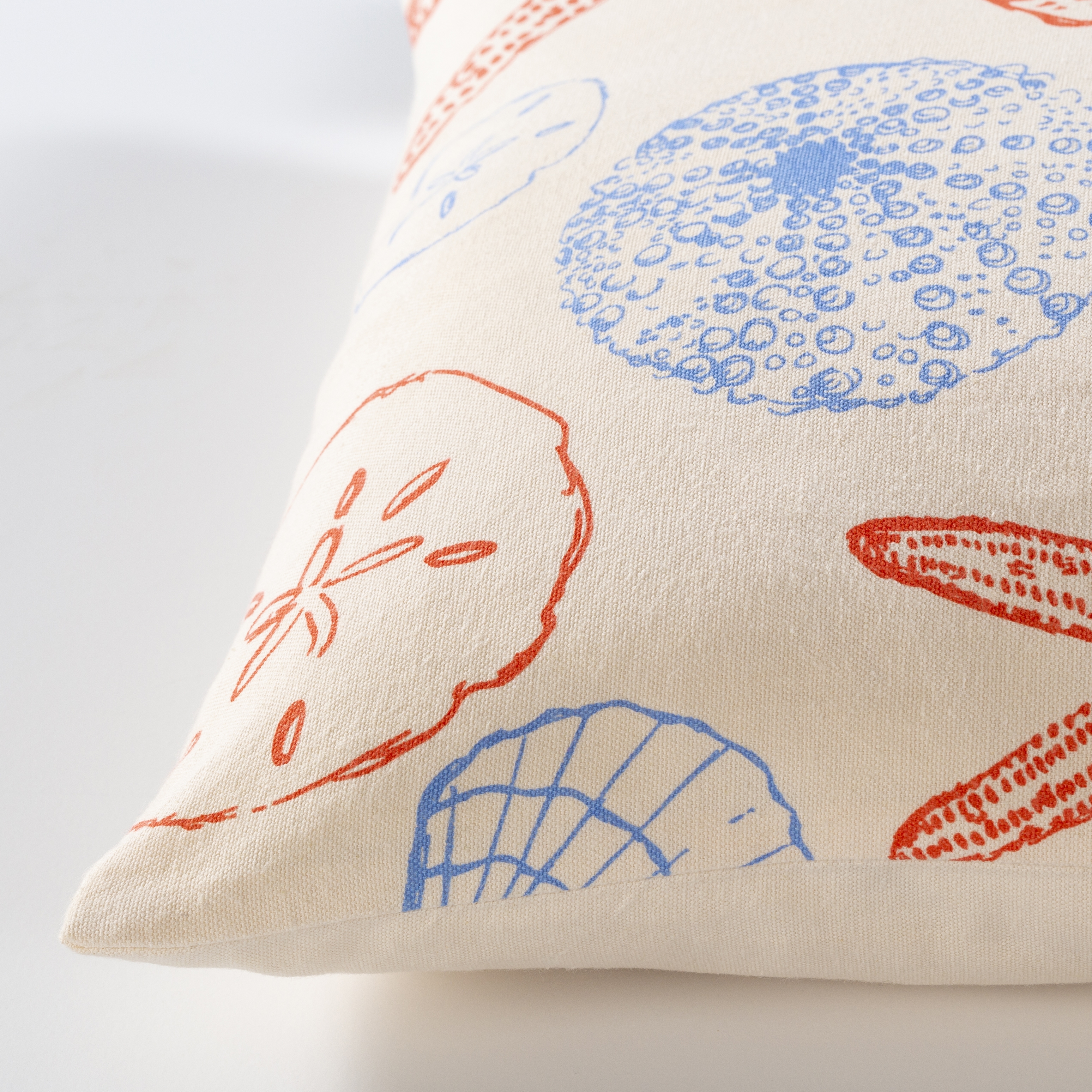 Sea Life SLF-008 18"L x 18"W Down Filled Pillow - Image 1