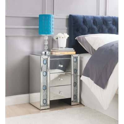 Knag Accent Table - Image 0