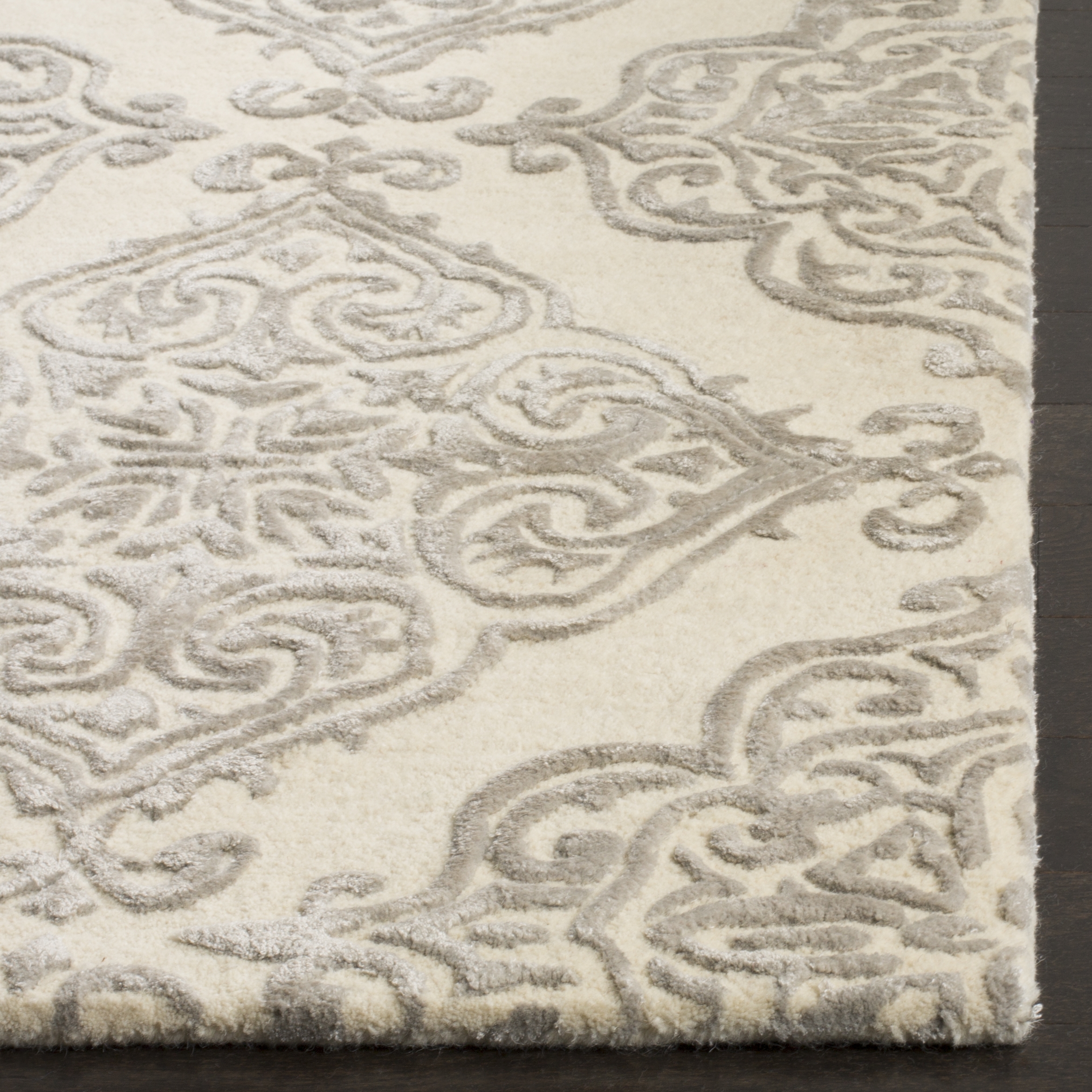 Arlo Home Hand Tufted Area Rug, GLM568C, Ivory/Silver,  4' X 6' - Image 2