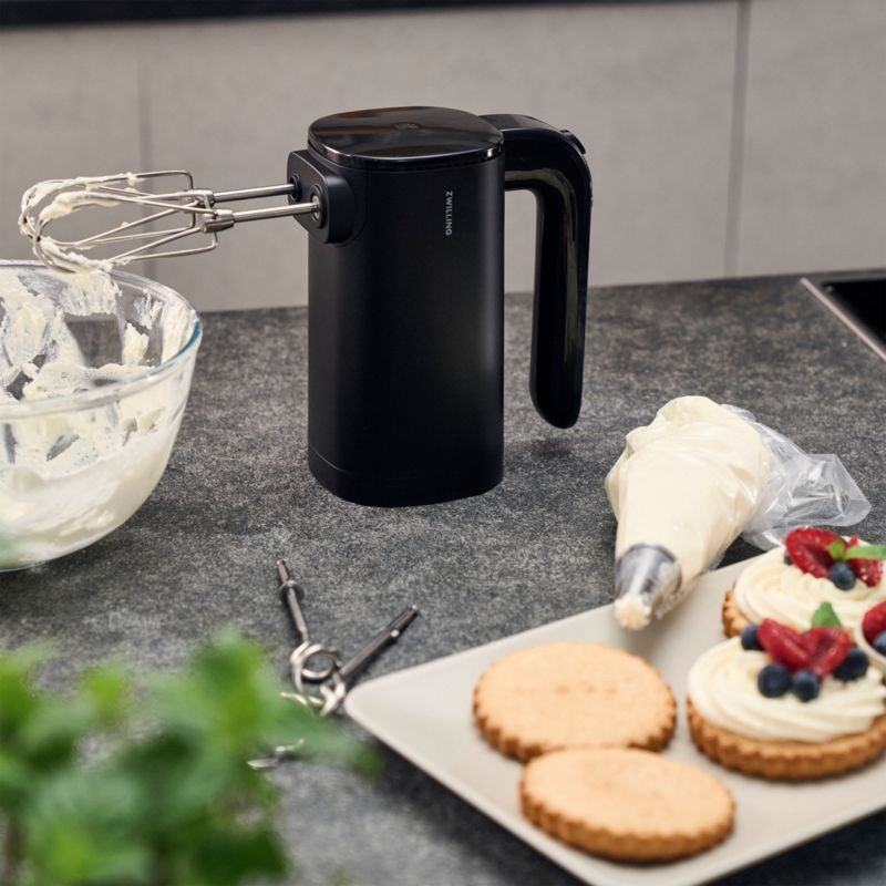 Zwilling Xtend Cordless Hand Mixer - Image 7