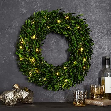 LED Light-Up Boxwood Wreath, 20" - Image 1
