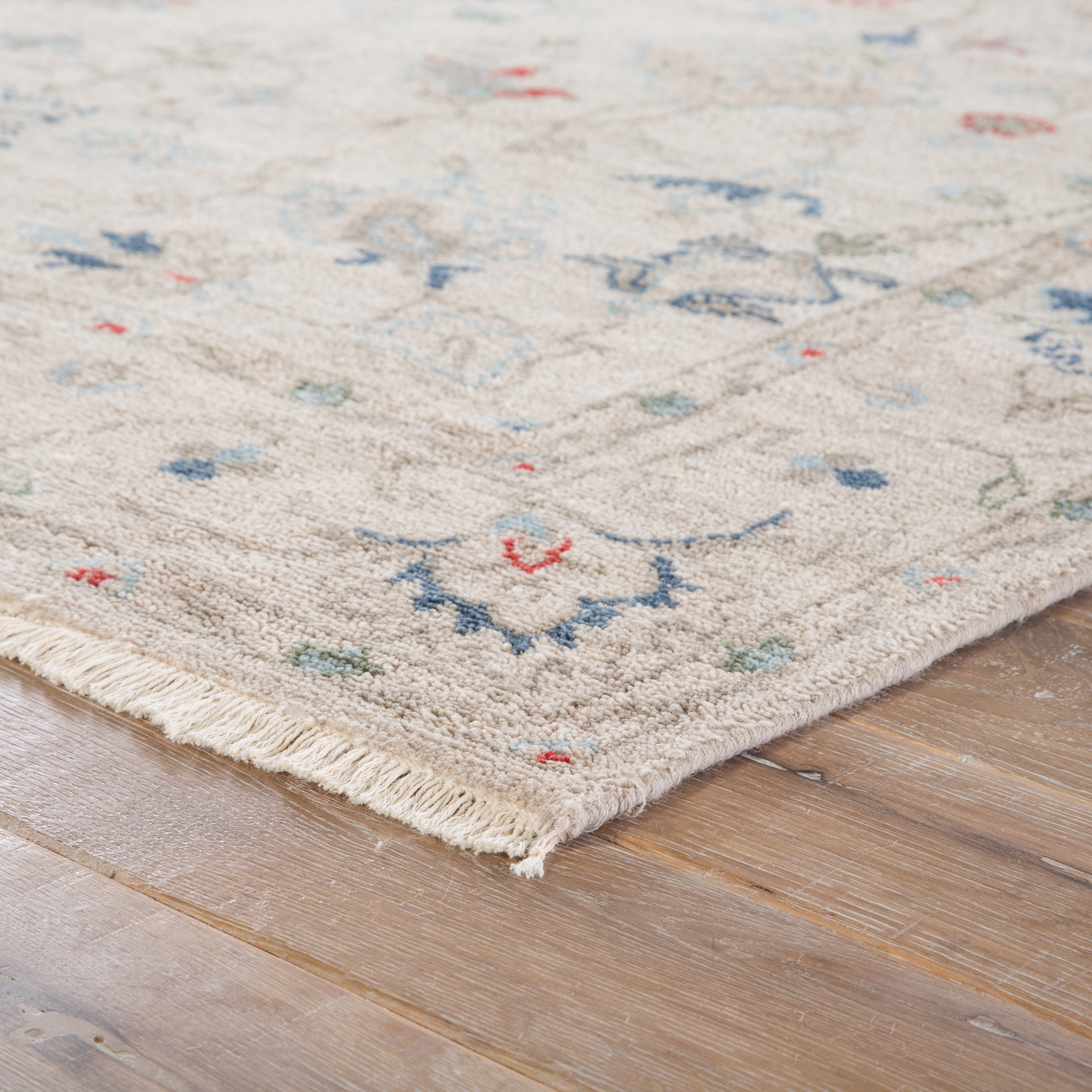 Hacci Hand-Knotted Floral Cream/ Blue Area Rug (8' X 10') - Image 1