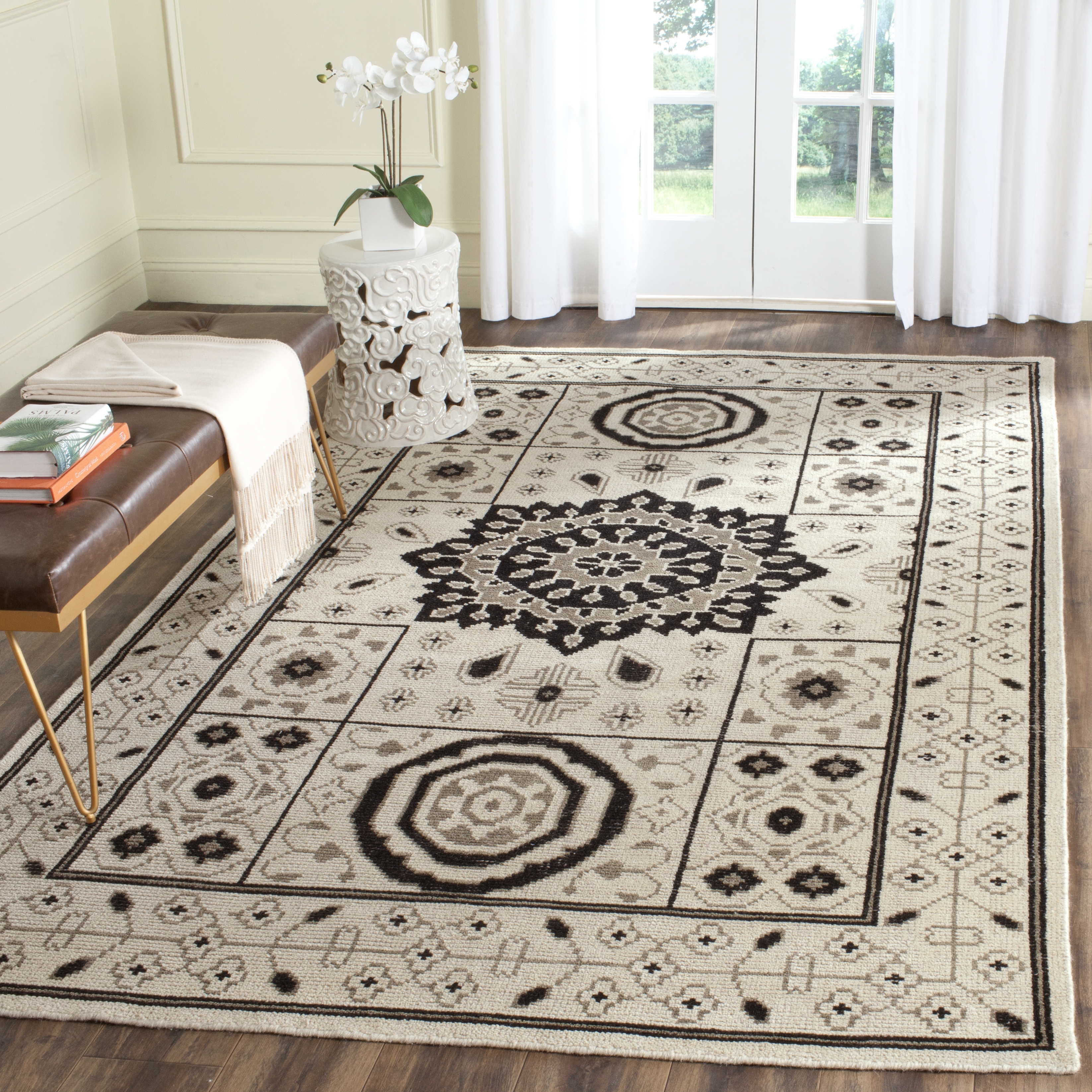 Arlo Home Hand Knotted Area Rug, KNY625A, Ivory/Grey,  6' X 9' - Image 1