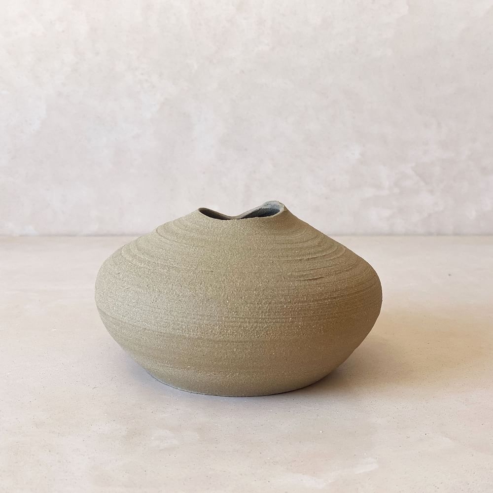 Round Vase, Raw Brown, Small - Image 0