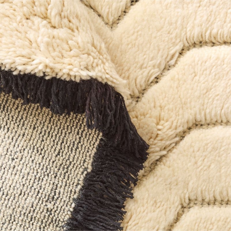 Tovar Handloomed Warm White New Zealand Wool Area Rug 5'X8' - Image 1