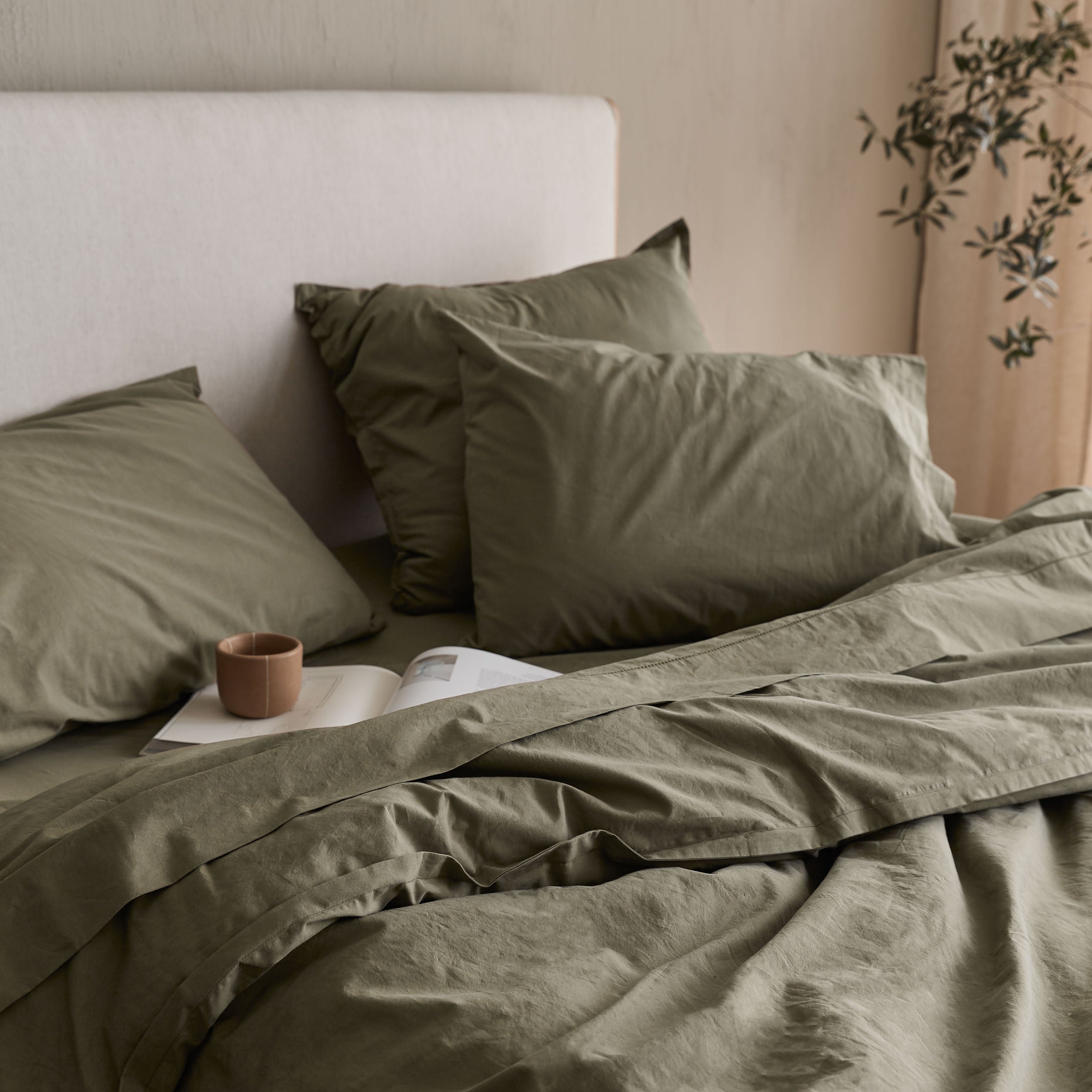 The Citizenry Organic Stonewashed Percale Bed Sheet Set | California King | Grey - Image 9