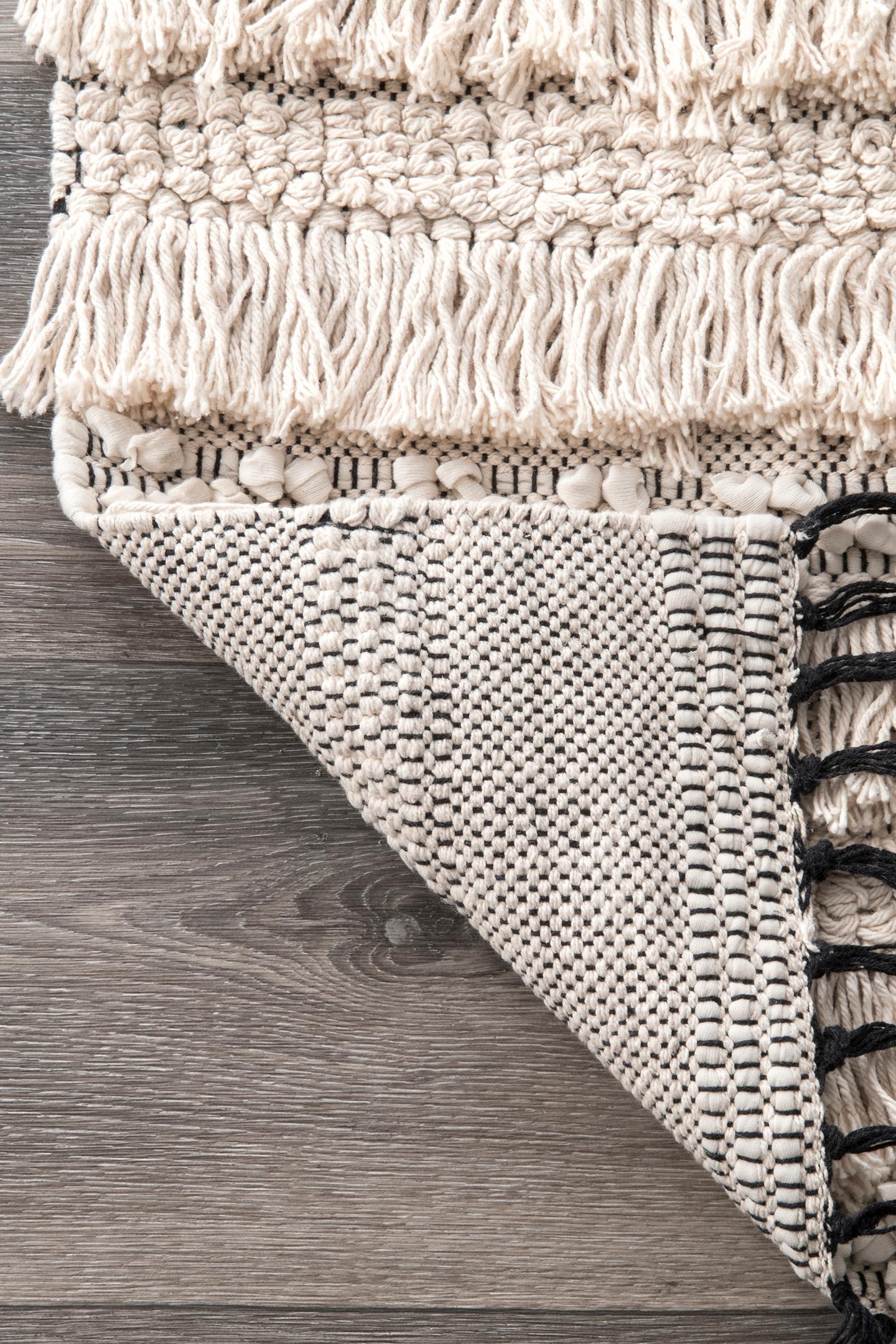 Handmade Emerita Tassel Shag Area Rug - Image 3