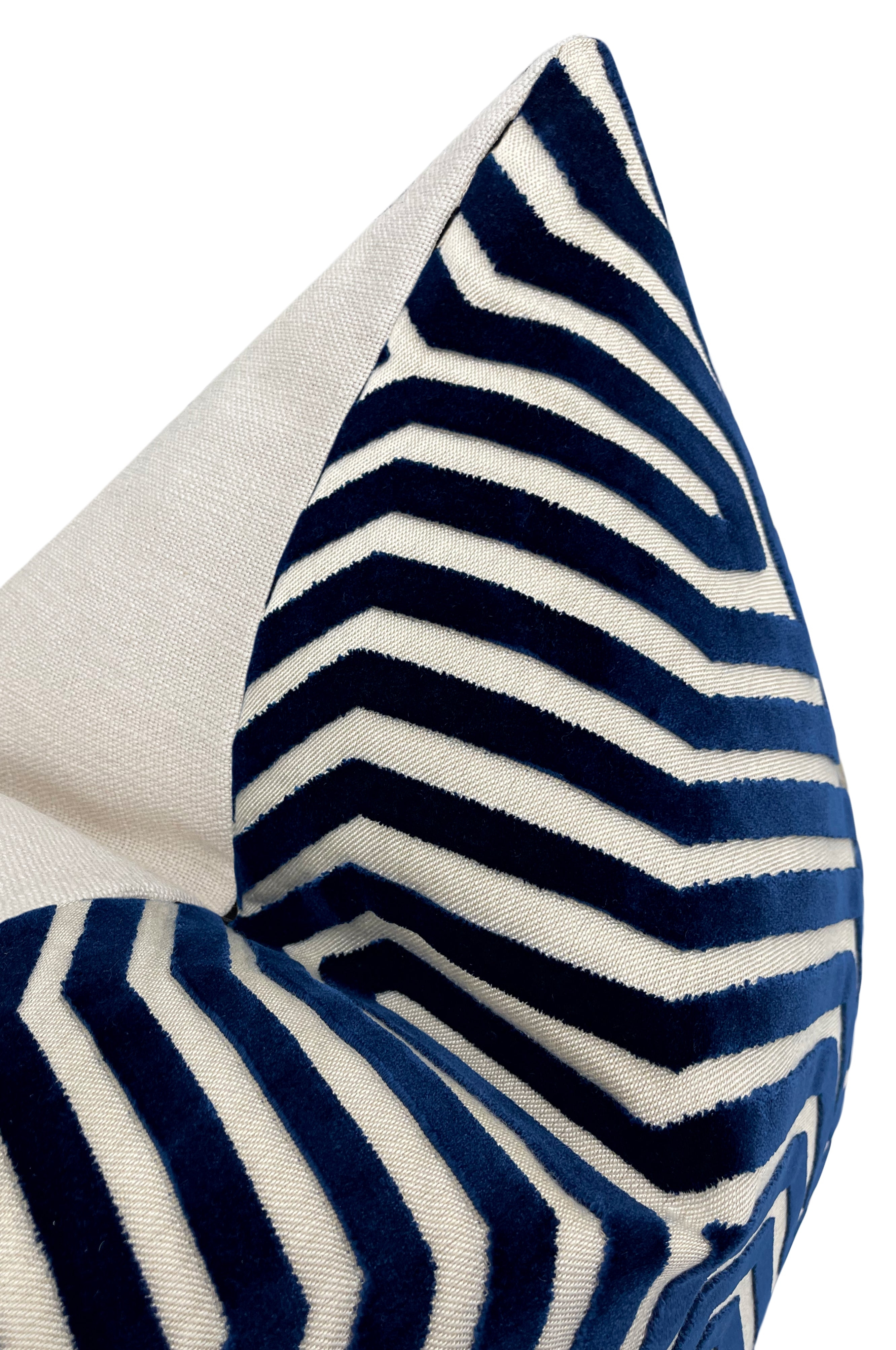 VANDERBILT VELVET // BLEU - LITTLE LUMBAR 12" X 18" - Image 2