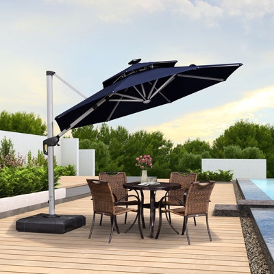 Lillehammer Lighted Cantilever Umbrella