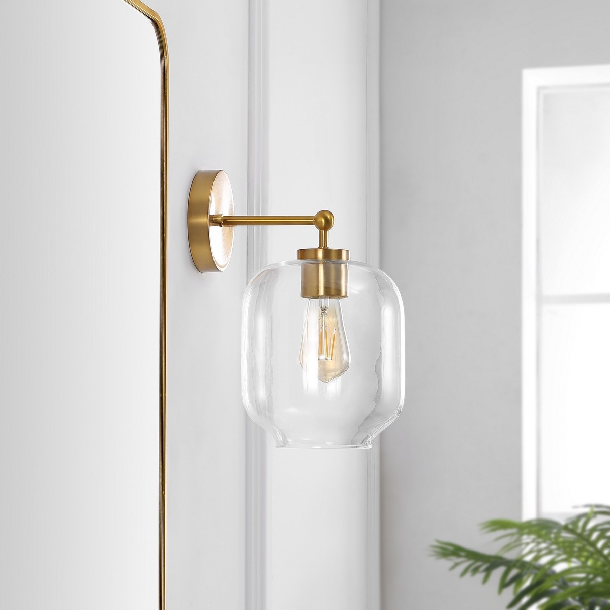 Edie 9.5" Wall Sconce - Brass - Safavieh - Image 1