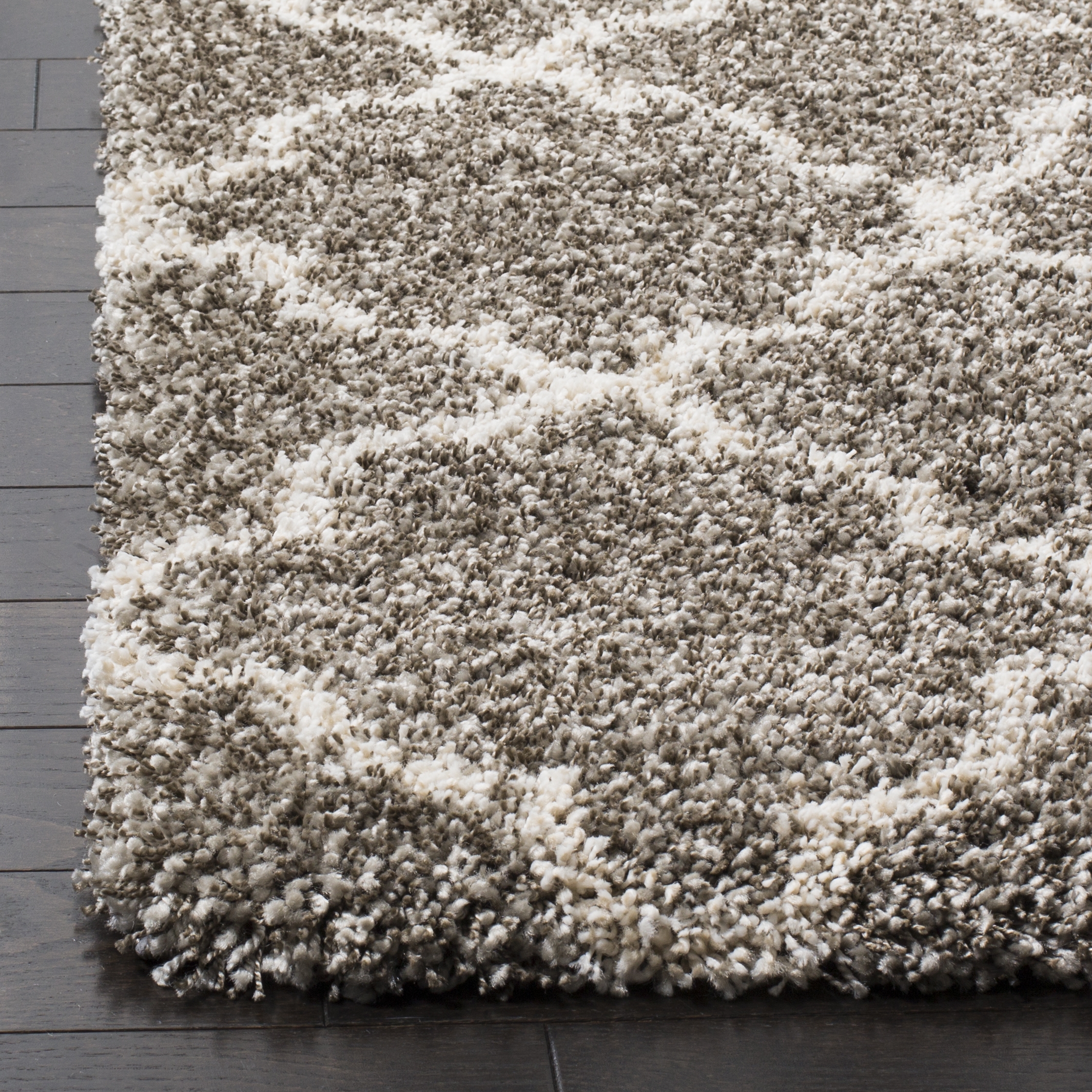 Arlo Home Woven Area Rug, SGH282B, Grey/Ivory,  3' X 5' - Image 1