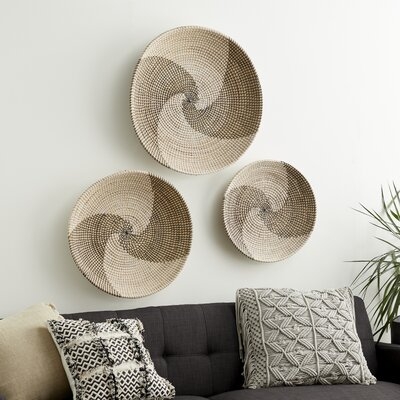 Brown Seagrass Handmade Spiral Basket Plate Wall Decor - Image 0