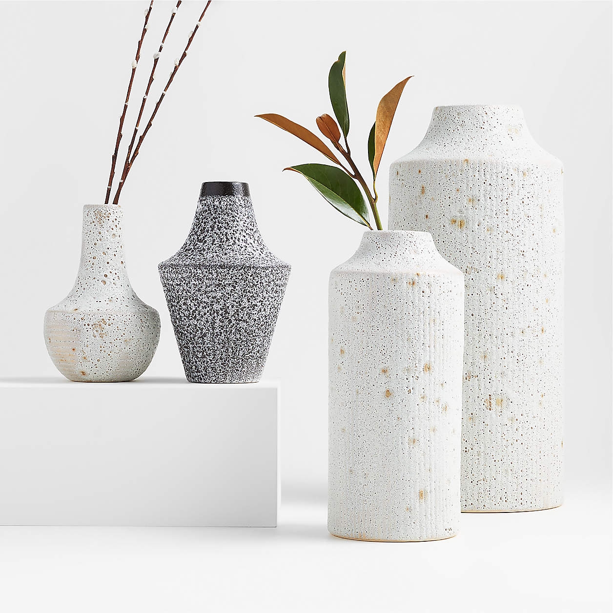 Ema Ceramic Vase, Black - Image 1