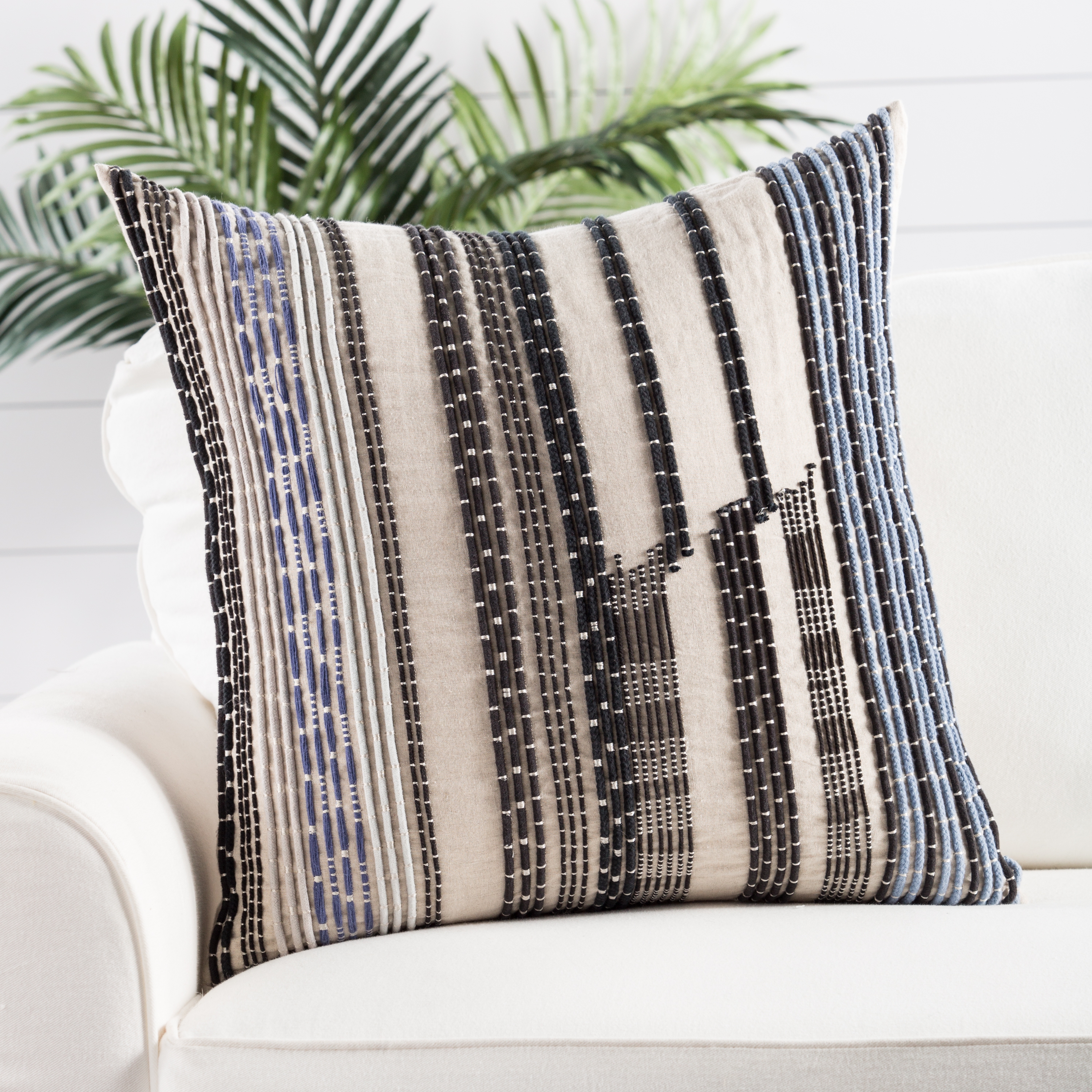 Design (US) Cream 22"X22" Pillow - Image 2