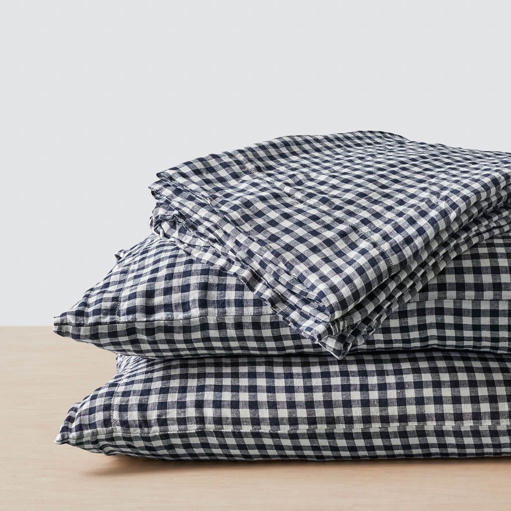 The Citizenry Stonewashed Linen Pillowcases Various | Standard | Indigo Chambray - Image 2